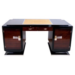 Exclusive 1930s French Art Deco Desk in Macassar and Leather with Black Lacquer