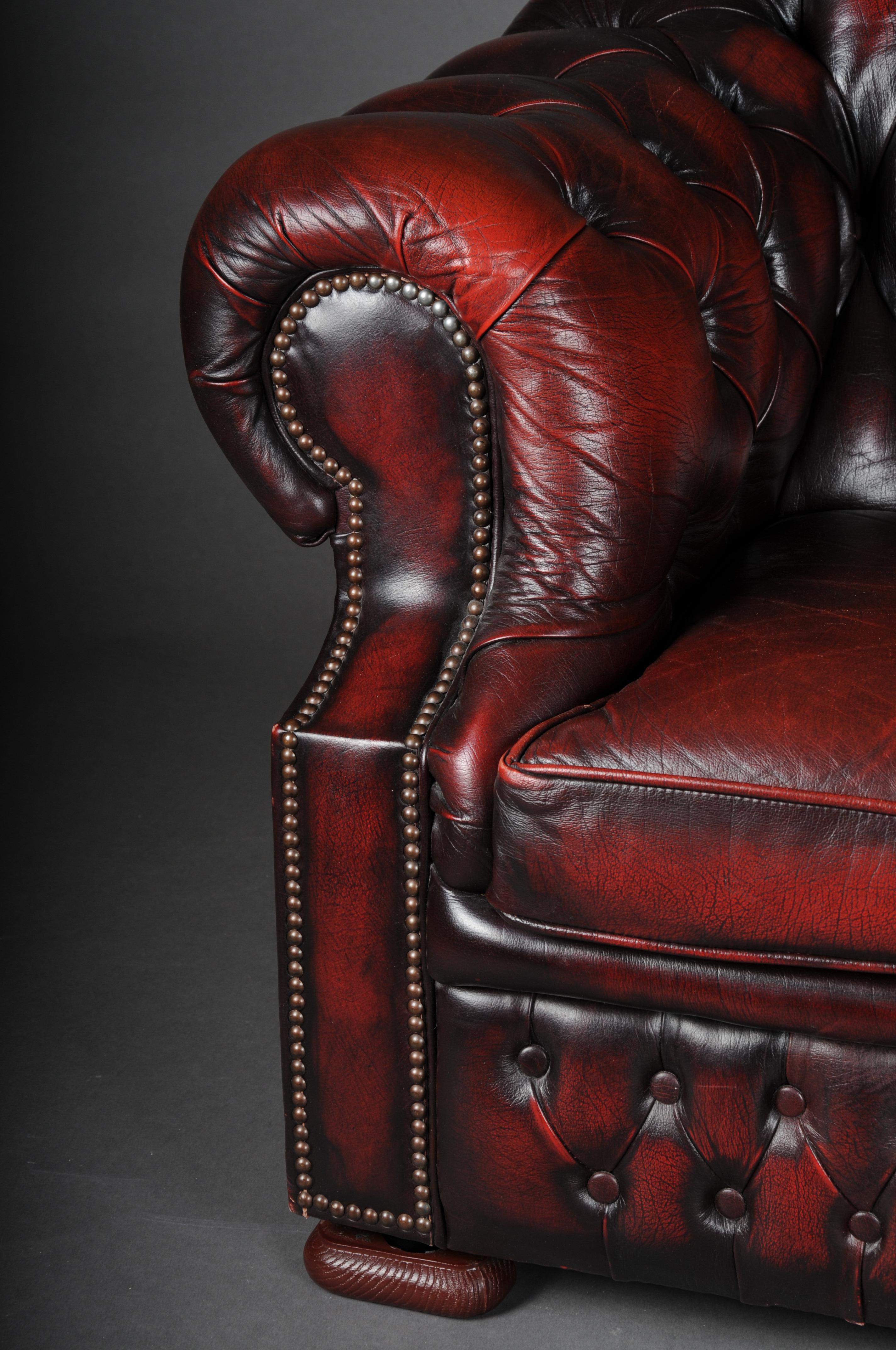 Exklusive 2-Sitzer Chesterfield Couch/Sofa Bordeaux rot, England (20. Jahrhundert)