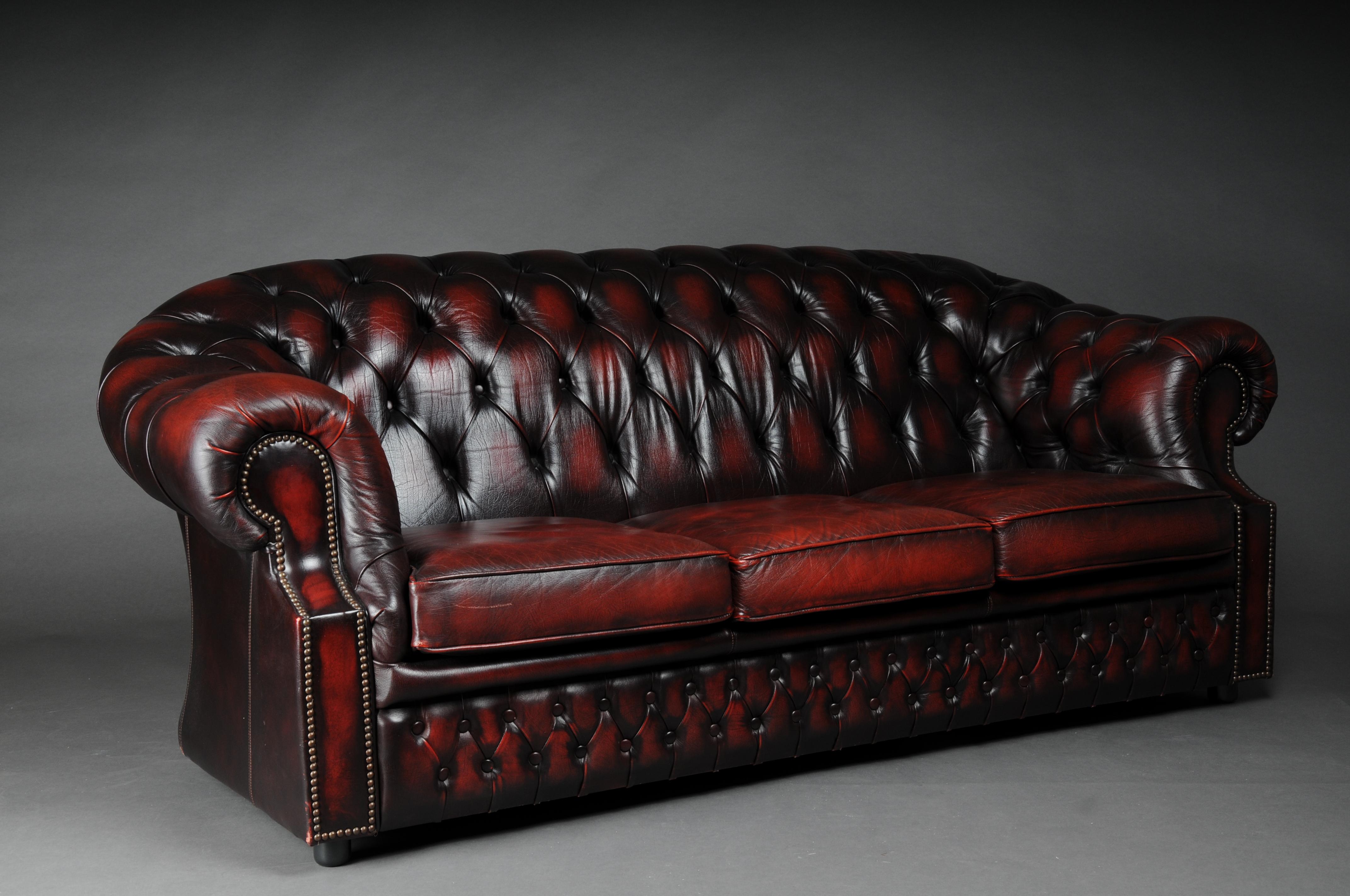 Exclusive 3 Seater Chesterfield Couch/Sofa Bordeaux Red, England For Sale at 1stDibs