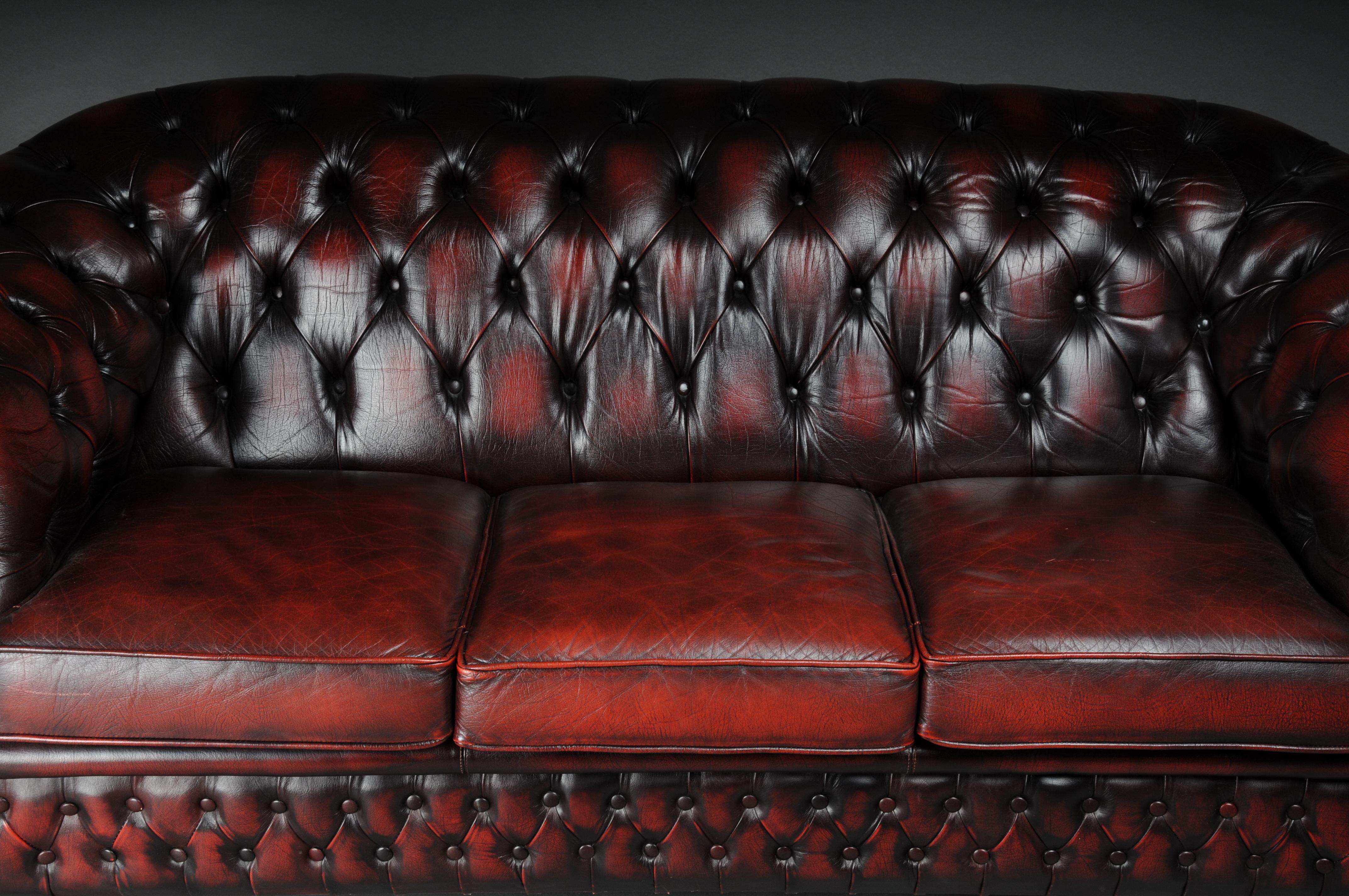 Exclusive 3 Seater Chesterfield Couch/Sofa Bordeaux Red, England For Sale at 1stDibs