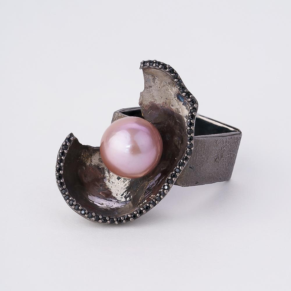 Exclusive 925 Sterling Silver Ifess Pearl and Black Spinel Ring by German In New Condition For Sale In Riverside, CA