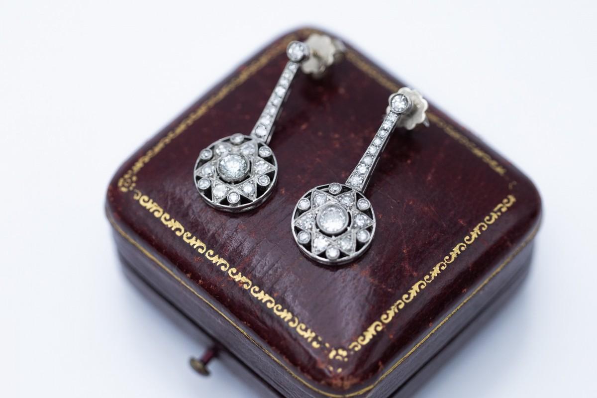 Boucles d'oreilles Art déco exclusives en or jaune 18 carats et platine avec diamants Bon état - En vente à Chorzów, PL