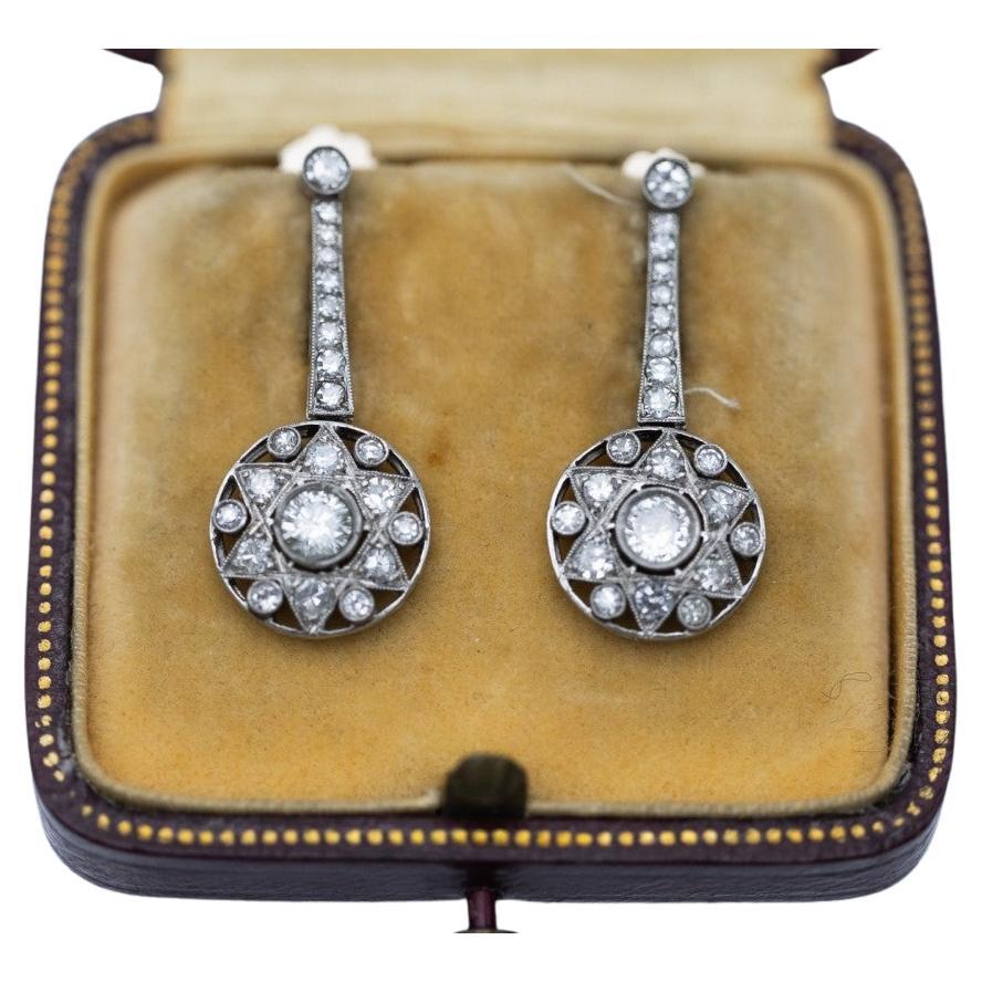 Esclusivi orecchini Art Deco in oro giallo 18 carati e platino con diamanti.