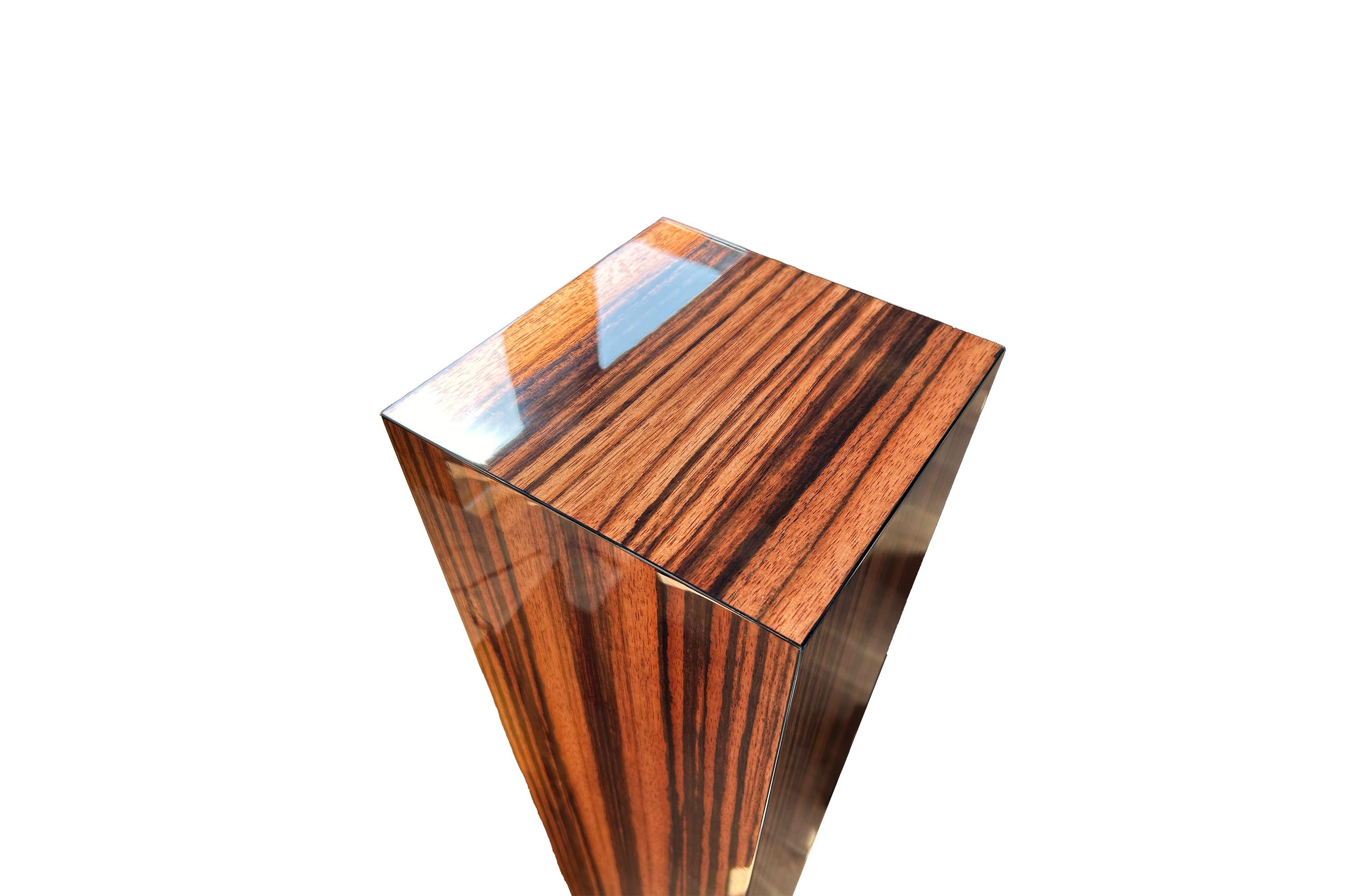 Art déco Exclusive Art Deco Pedestal - Le Stand d'exposition parfait pour votre maison en vente