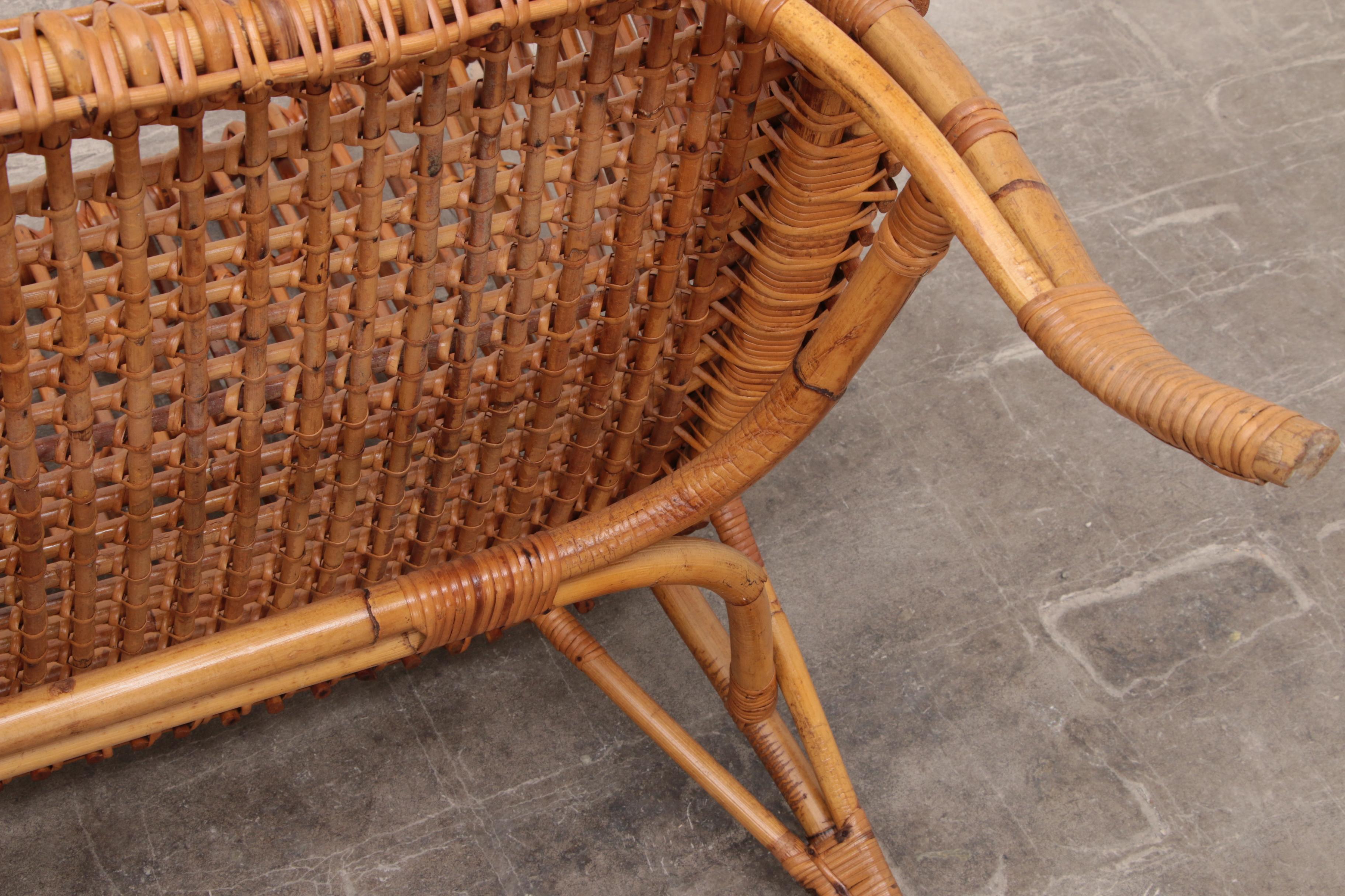 Exclusive Bamboo and Rattan Chaise Lounge Attributed to Franco Albini For Sale 14