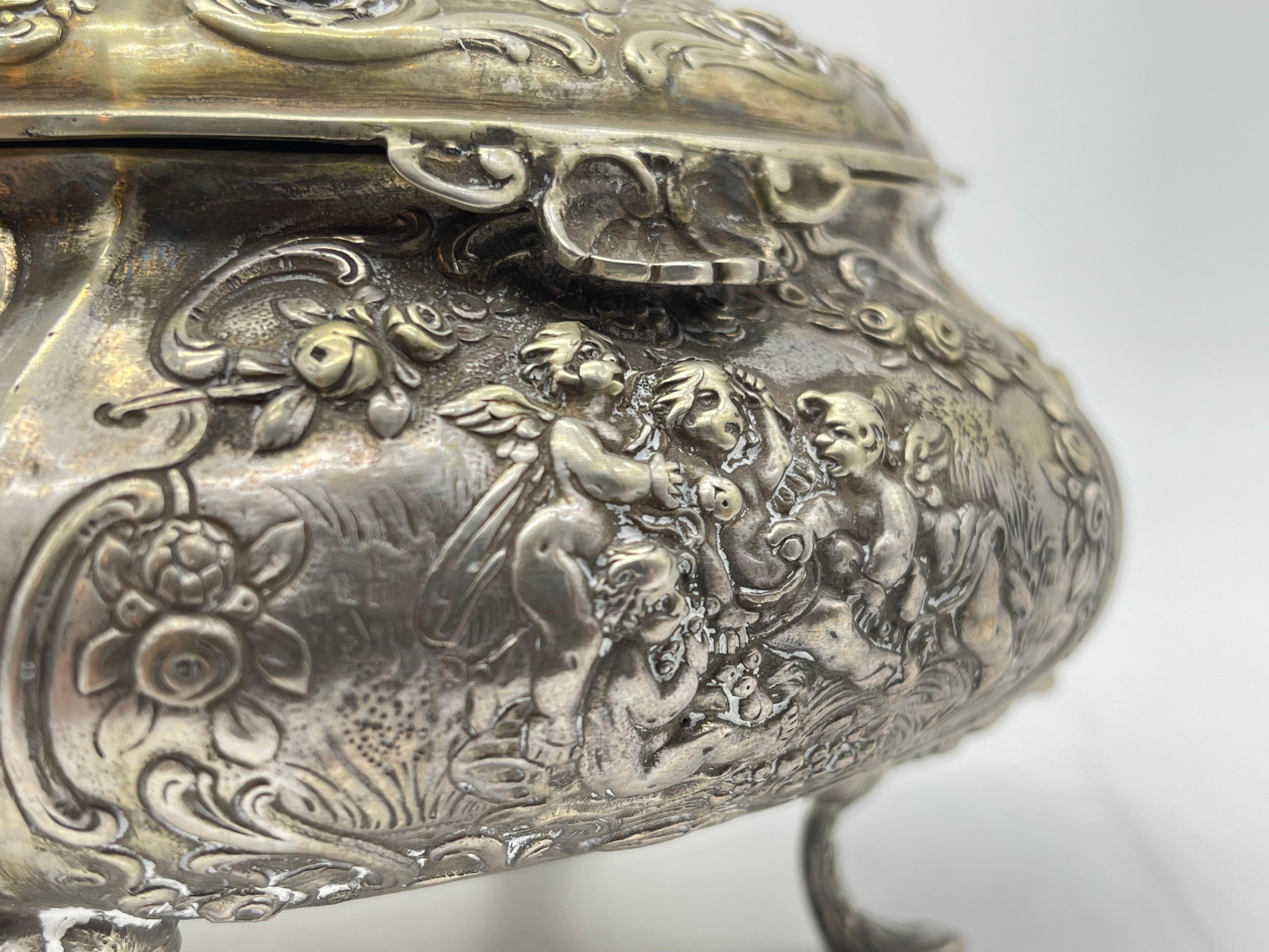 Exclusive Bonboniere / Sugar Lidded box 800 Silver Germany gilded, Flowers Putto For Sale 8