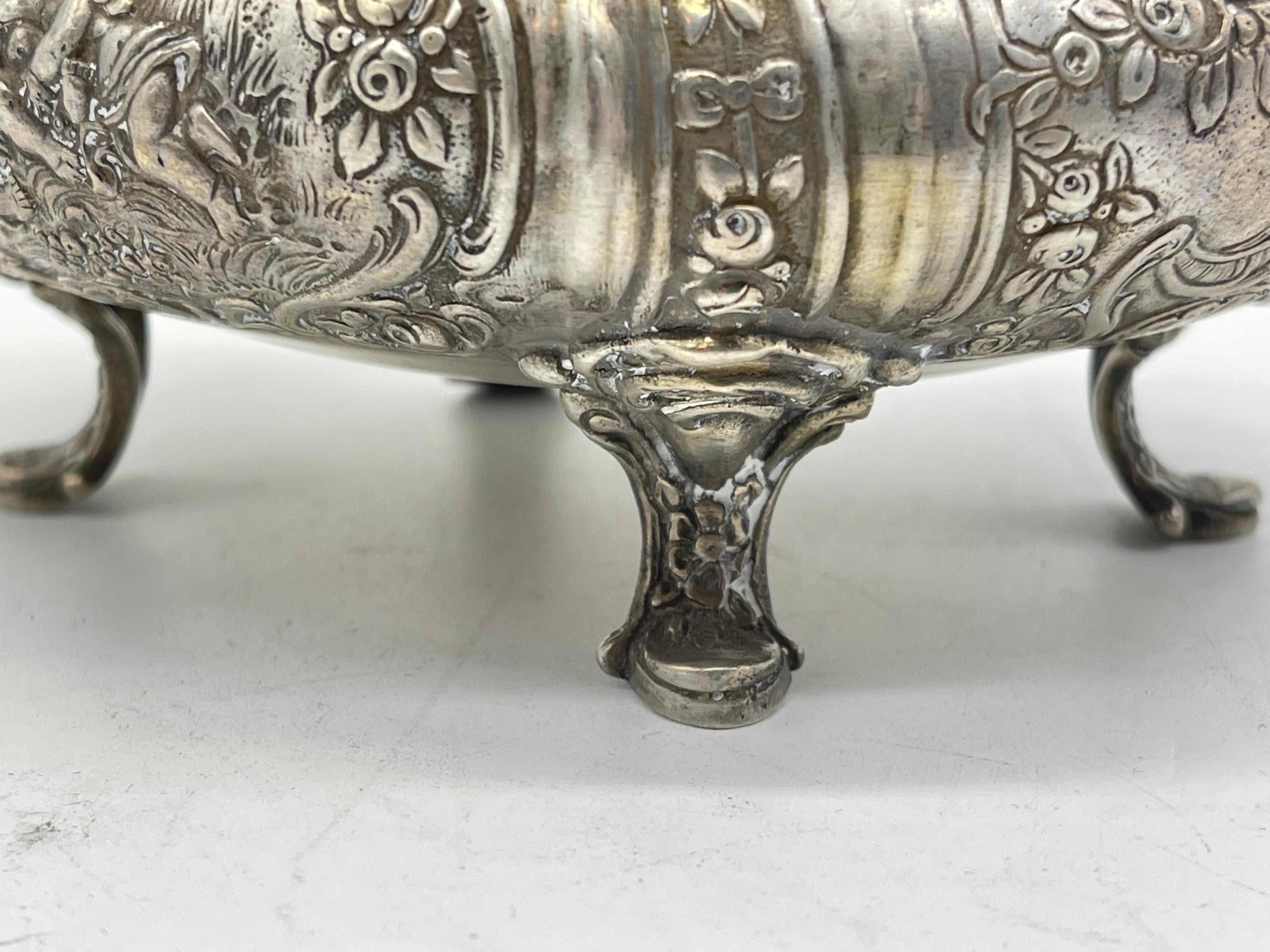 Exclusive Bonboniere / Sugar Lidded box 800 Silver Germany gilded, Flowers Putto For Sale 12