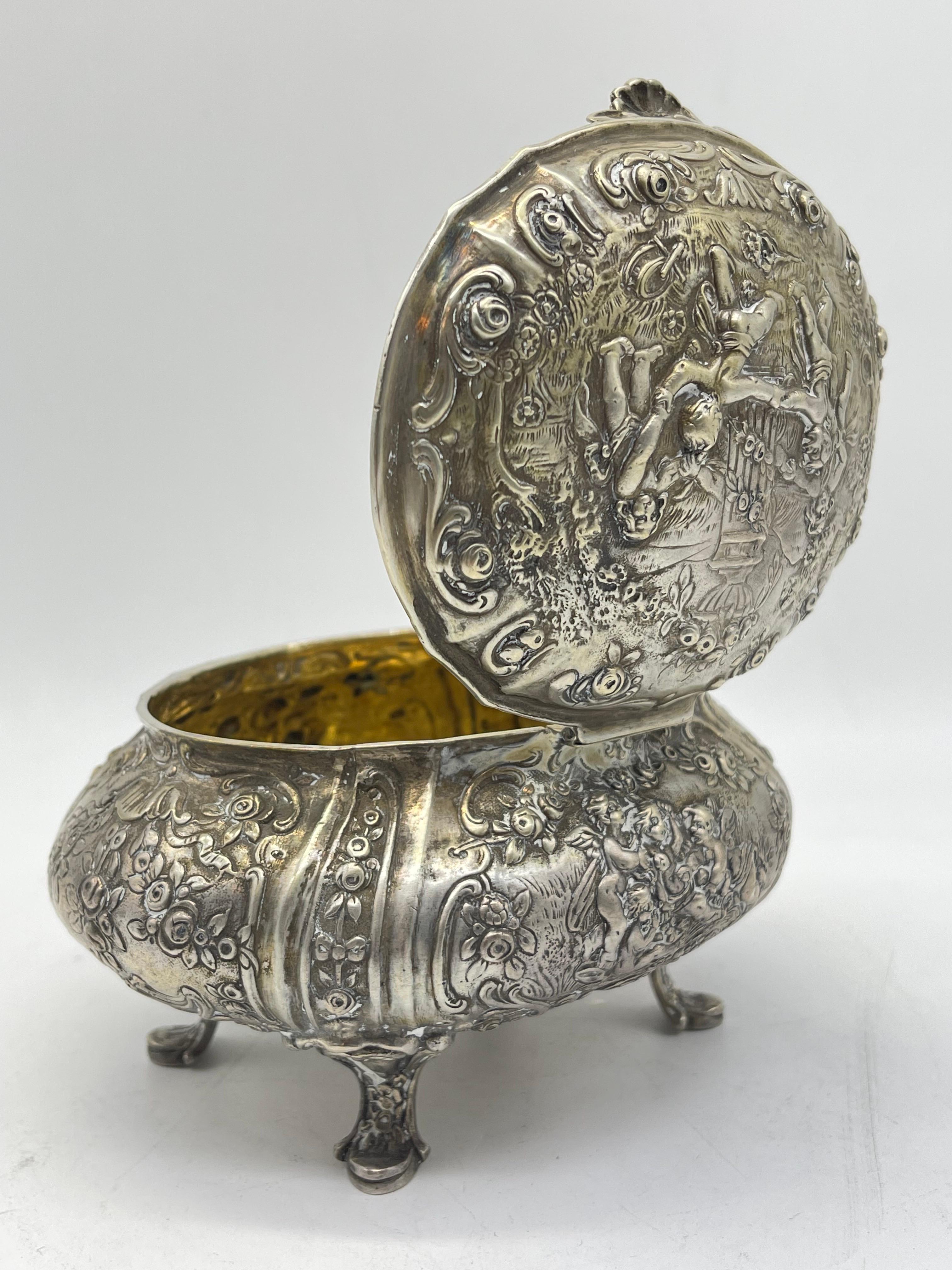 Exclusive Bonboniere / Sugar Lidded box 800 Silver Germany gilded, Flowers Putto For Sale 13