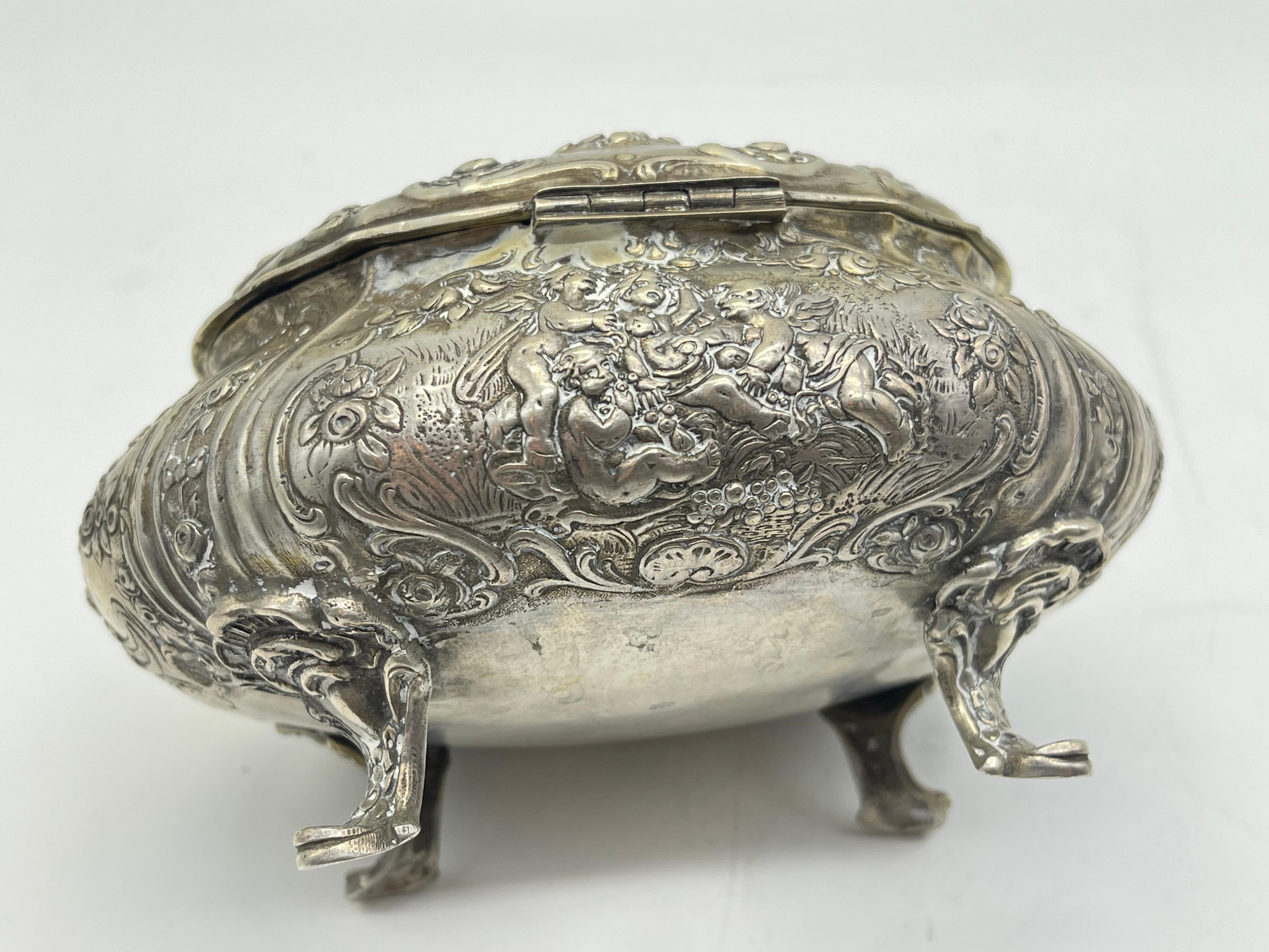 Exclusive Bonboniere / Sugar Lidded box 800 Silver Germany gilded, Flowers Putto For Sale 14