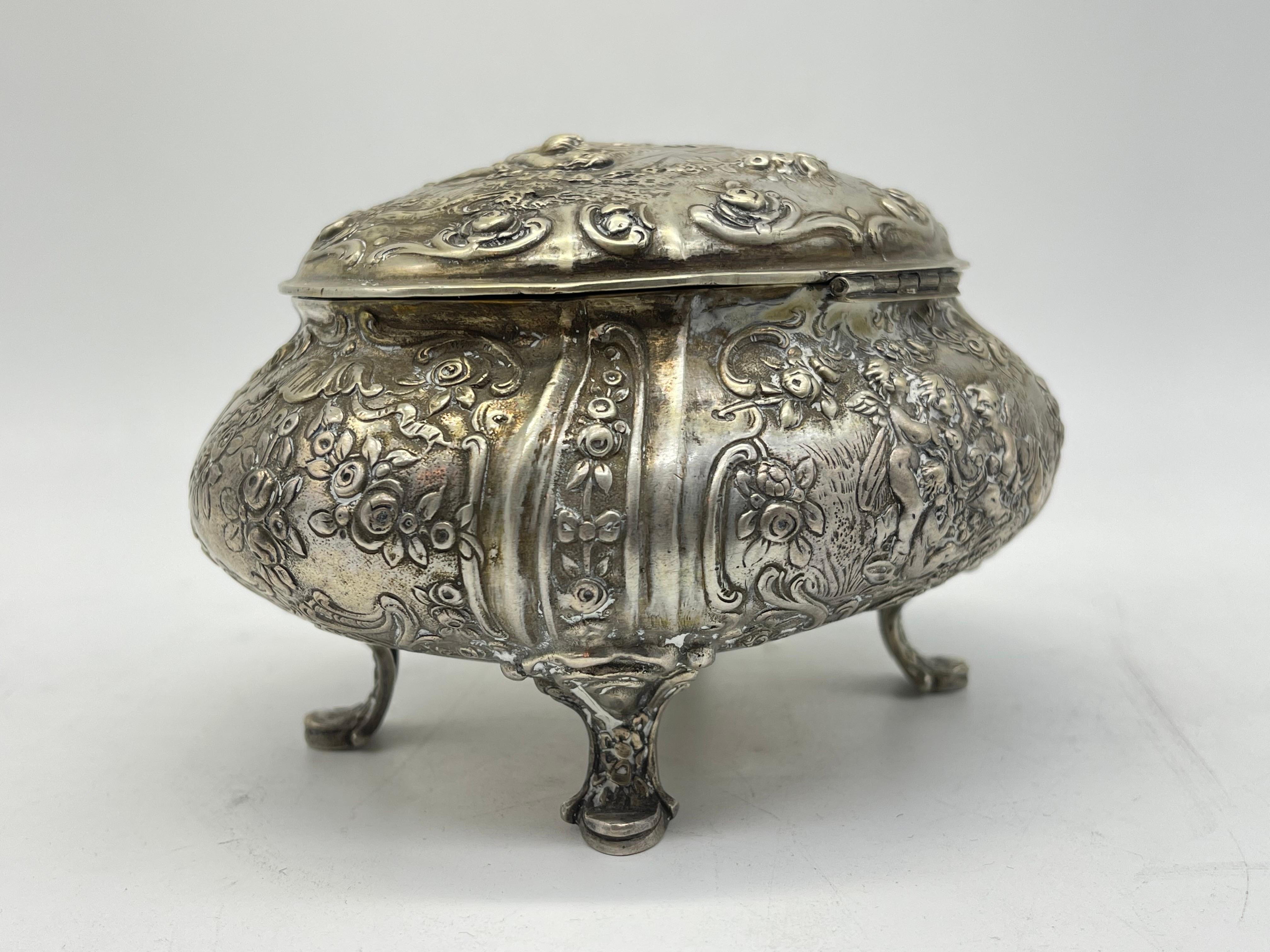 Exclusive Bonboniere / Sugar Lidded box 800 Silver Germany gilded, Flowers Putto For Sale 2