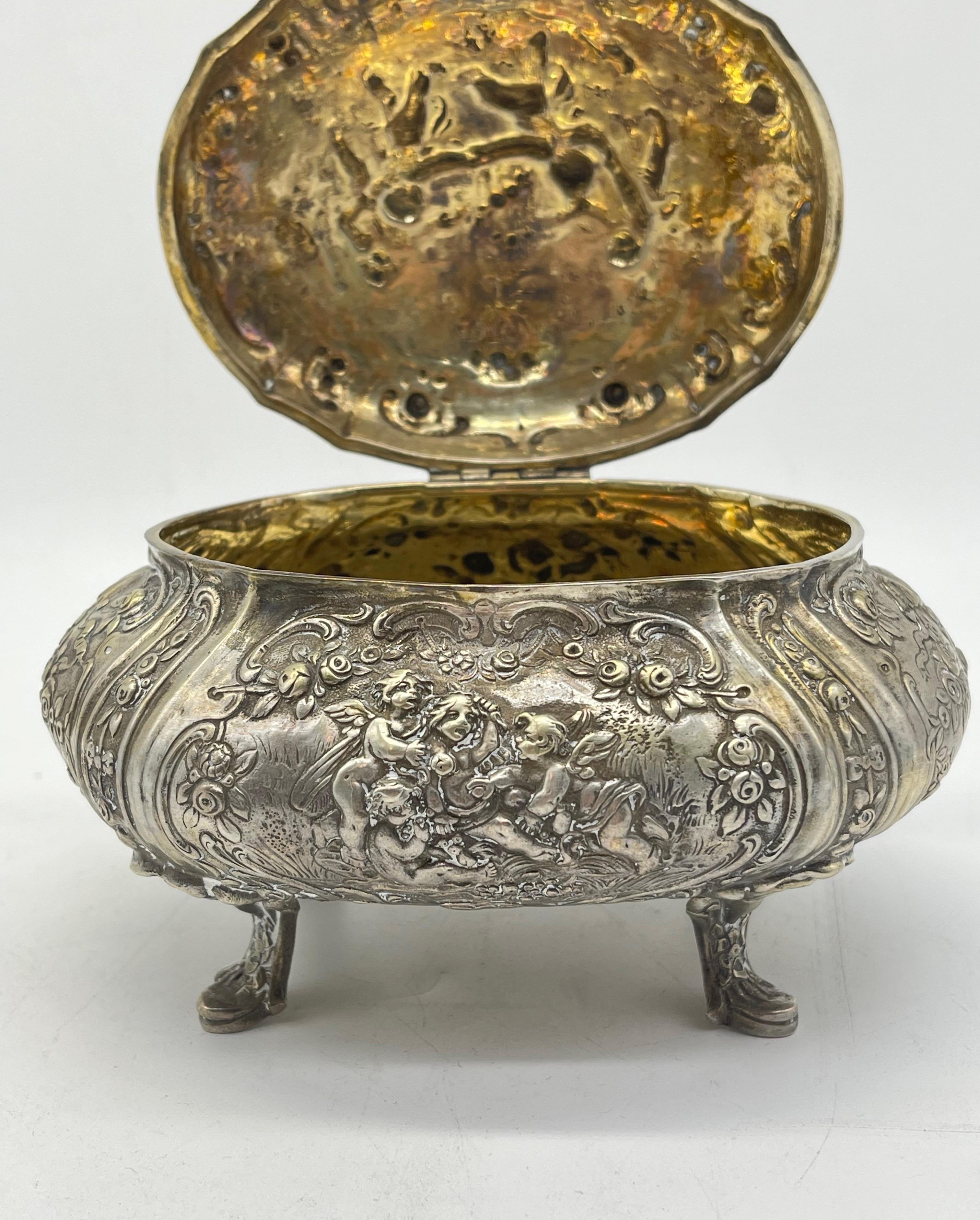Exclusive Bonboniere / Sugar Lidded box 800 Silver Germany gilded, Flowers Putto For Sale 5