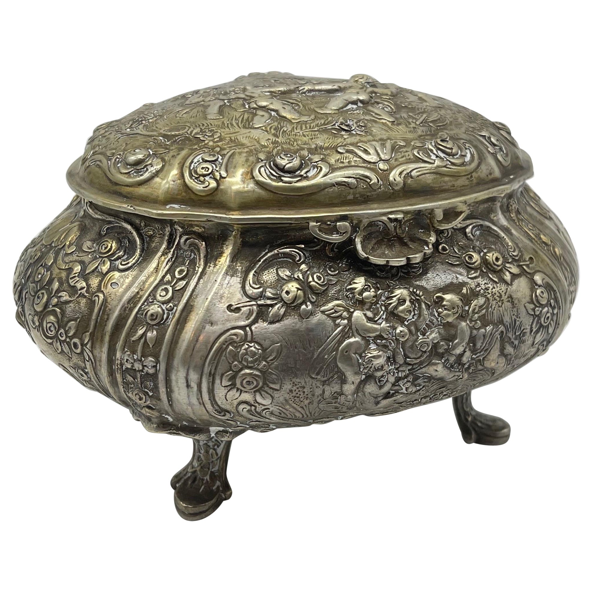 Boîte à bonbonnière/ sucrier exclusive en argent 800 Allemagne doré, fleurs Putto en vente