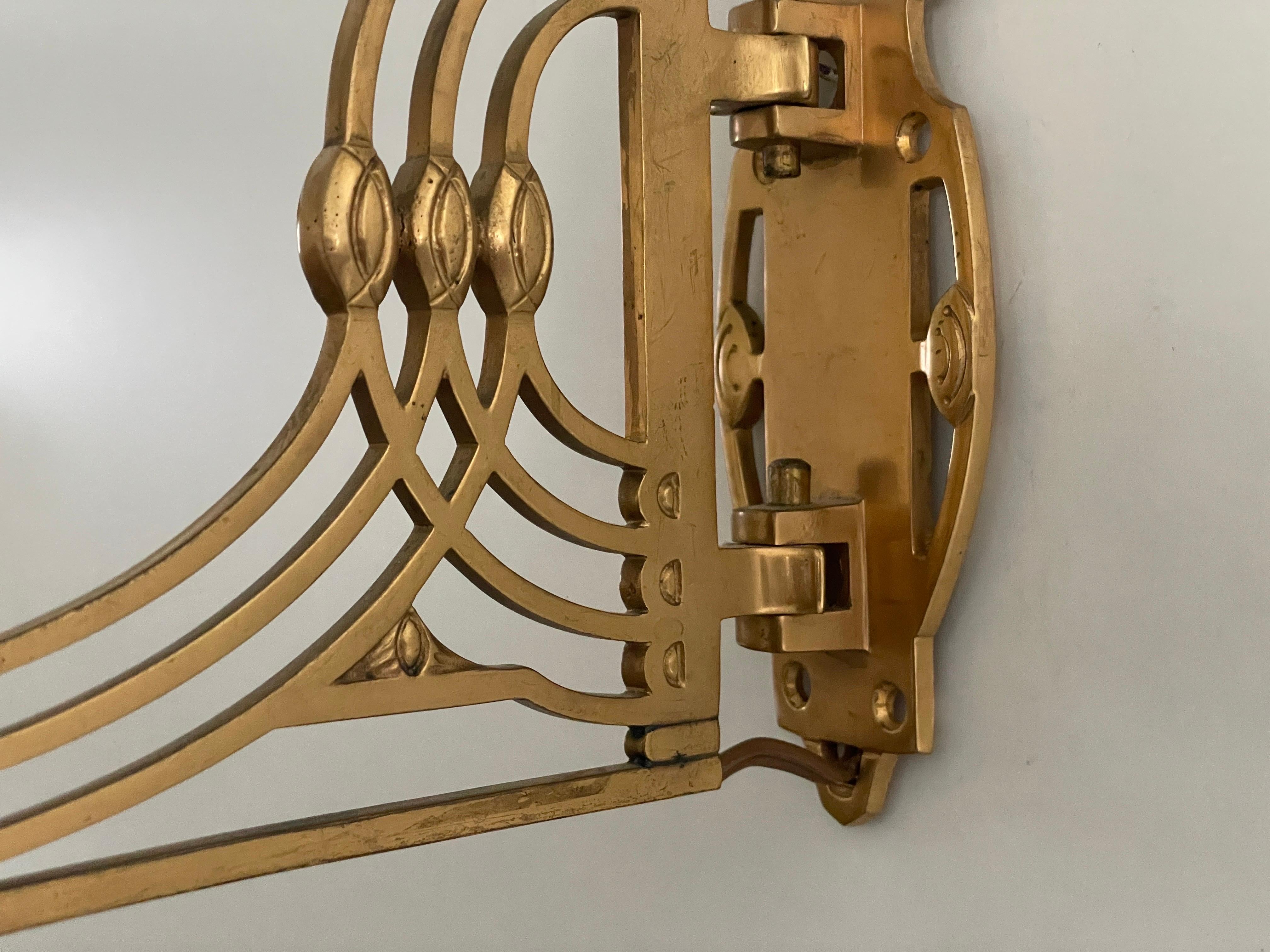 Exclusivo par de apliques Art Nouveau de latón, años 20, Alemania en venta 4