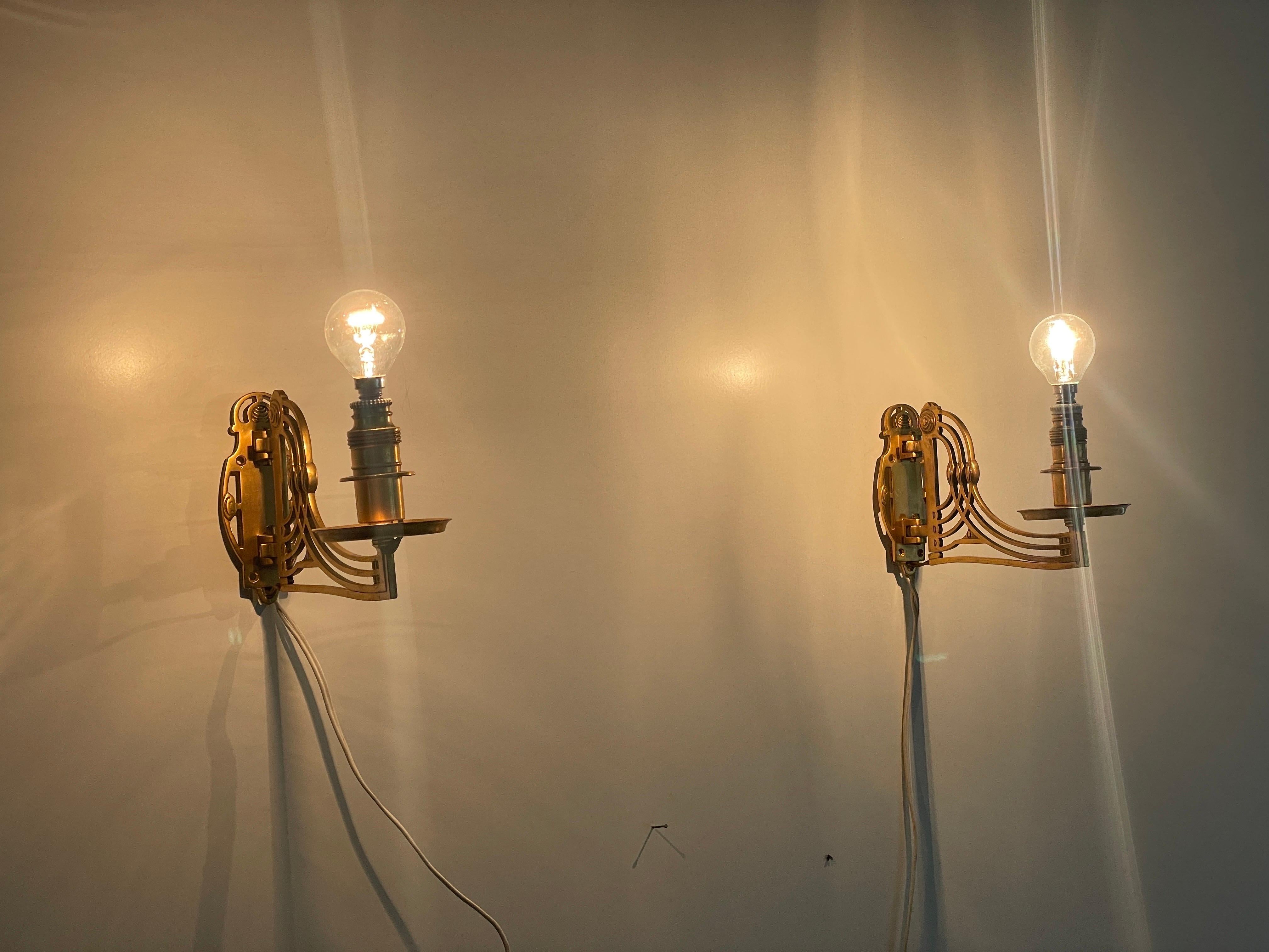 Exclusivo par de apliques Art Nouveau de latón, años 20, Alemania en venta 9