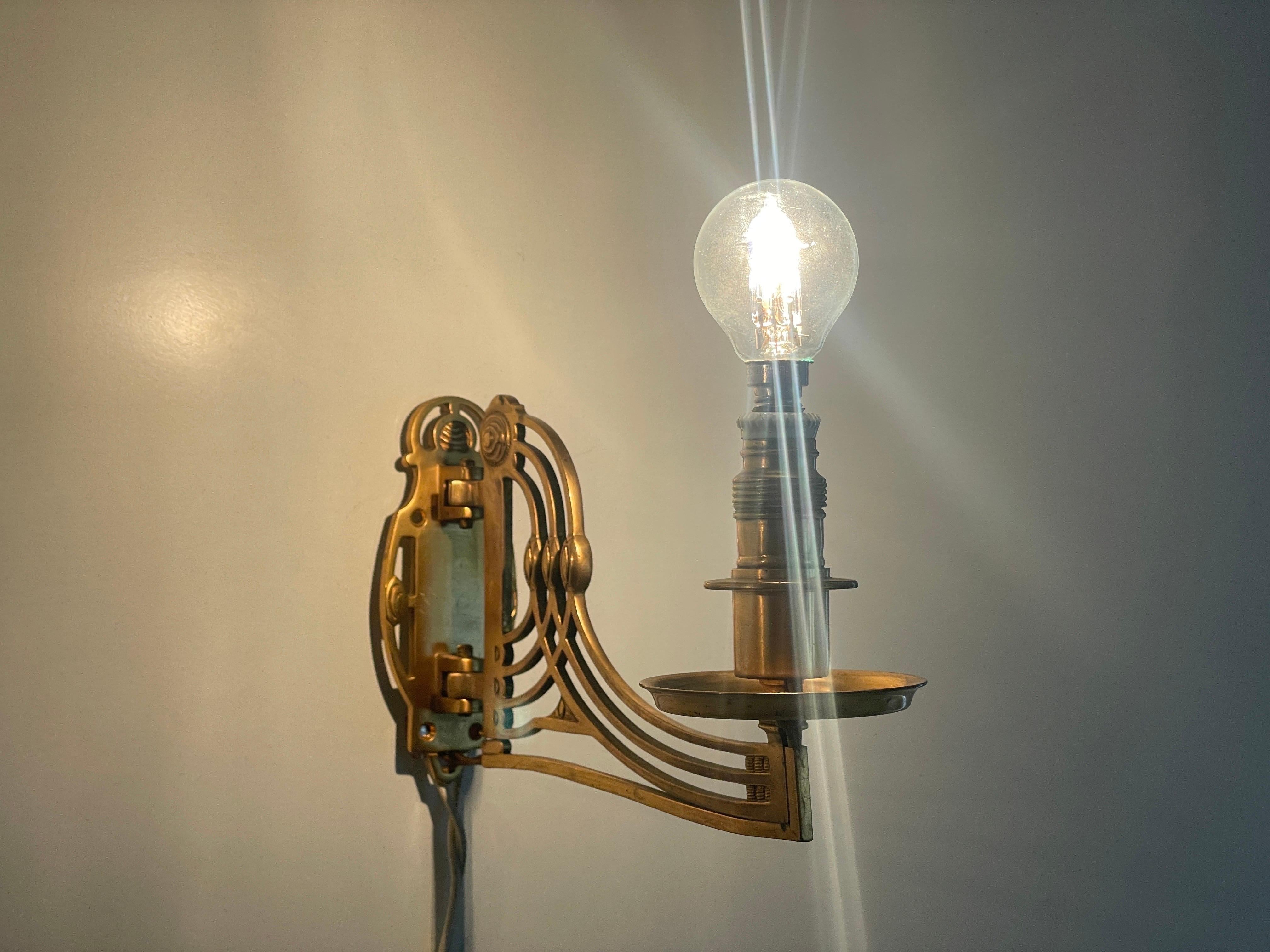 Exclusivo par de apliques Art Nouveau de latón, años 20, Alemania en venta 13