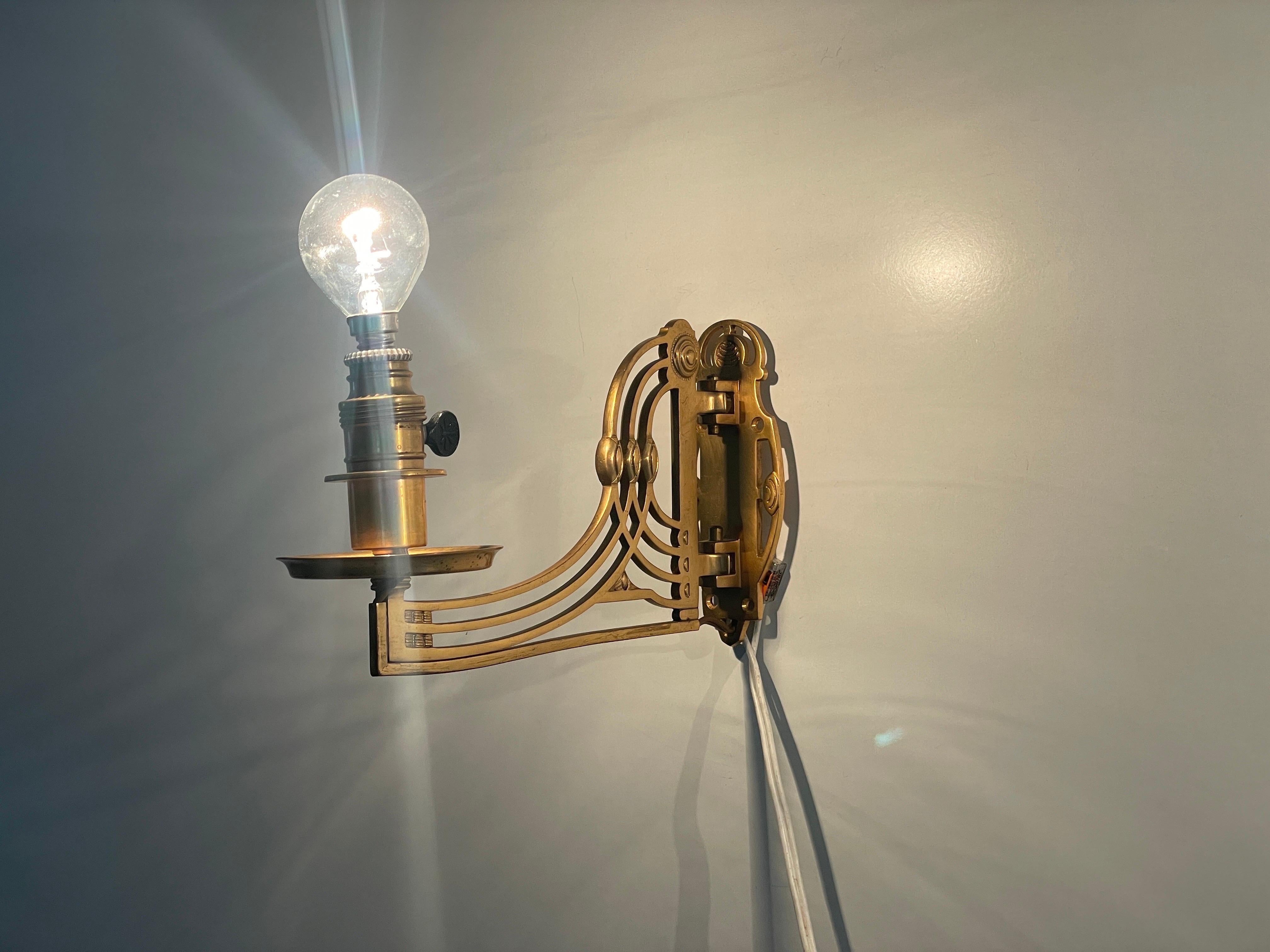 Exclusivo par de apliques Art Nouveau de latón, años 20, Alemania en venta 14