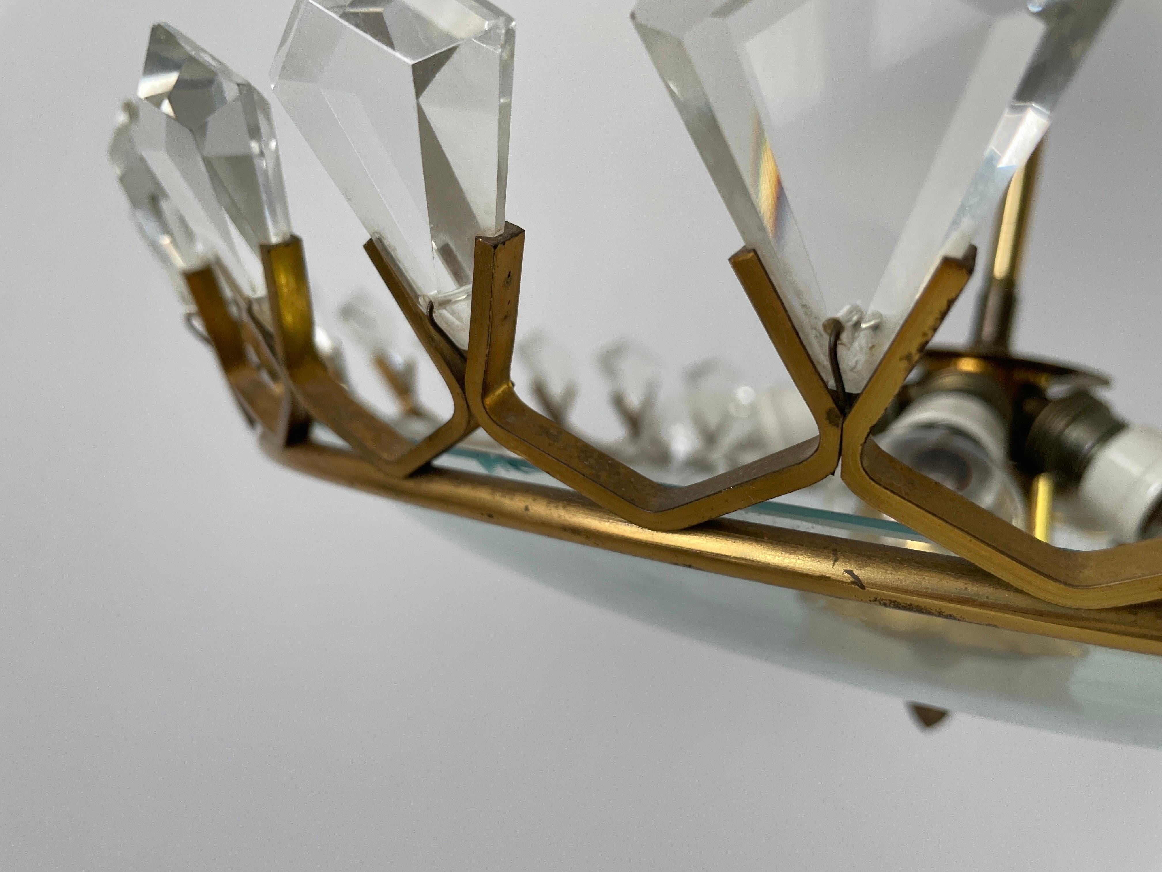 Plafonnier exclusif avec des pièces de verre en cristal en forme de diamant, années 1950, Italie en vente 4