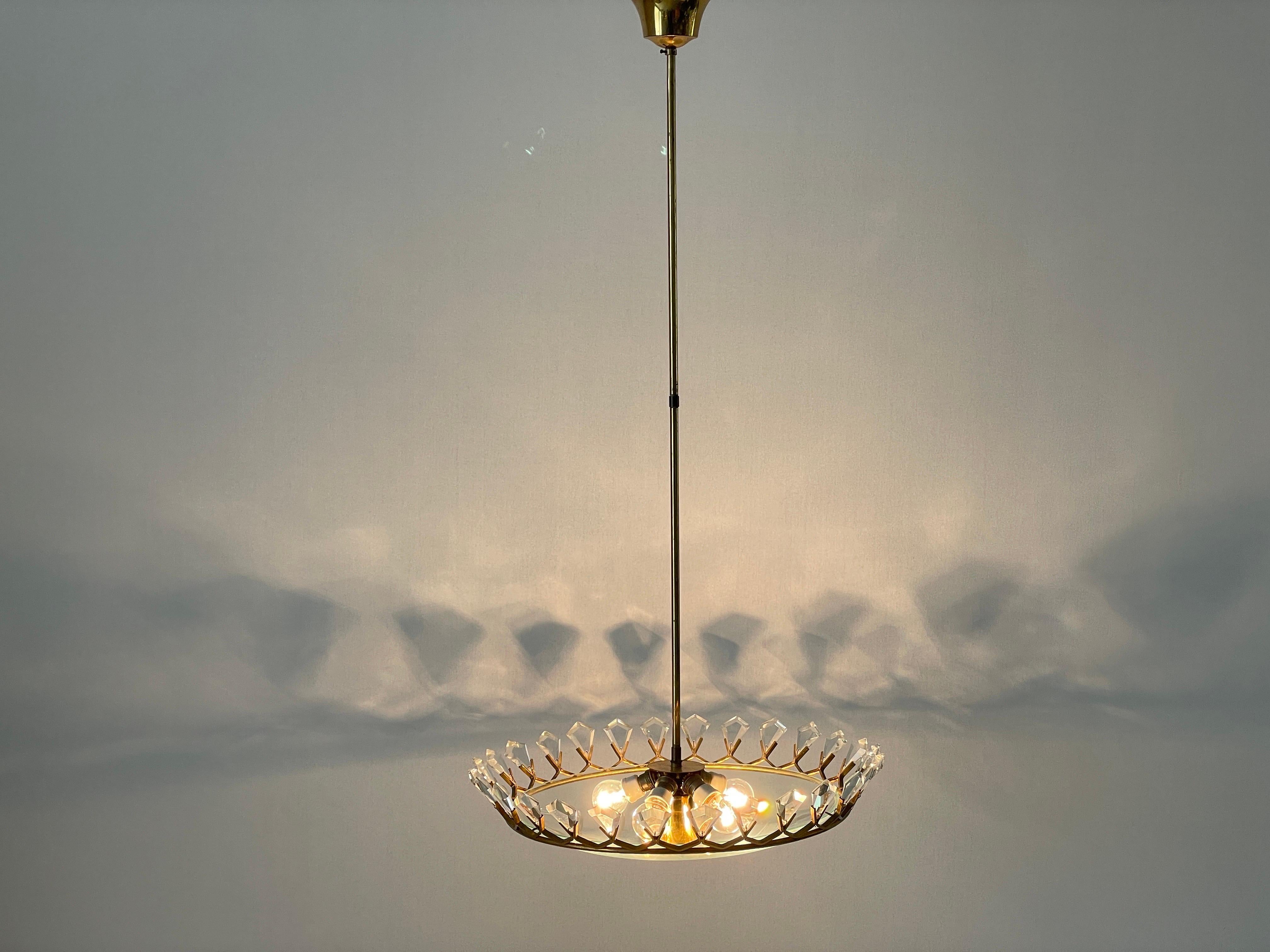 Plafonnier exclusif avec des pièces de verre en cristal en forme de diamant, années 1950, Italie en vente 7