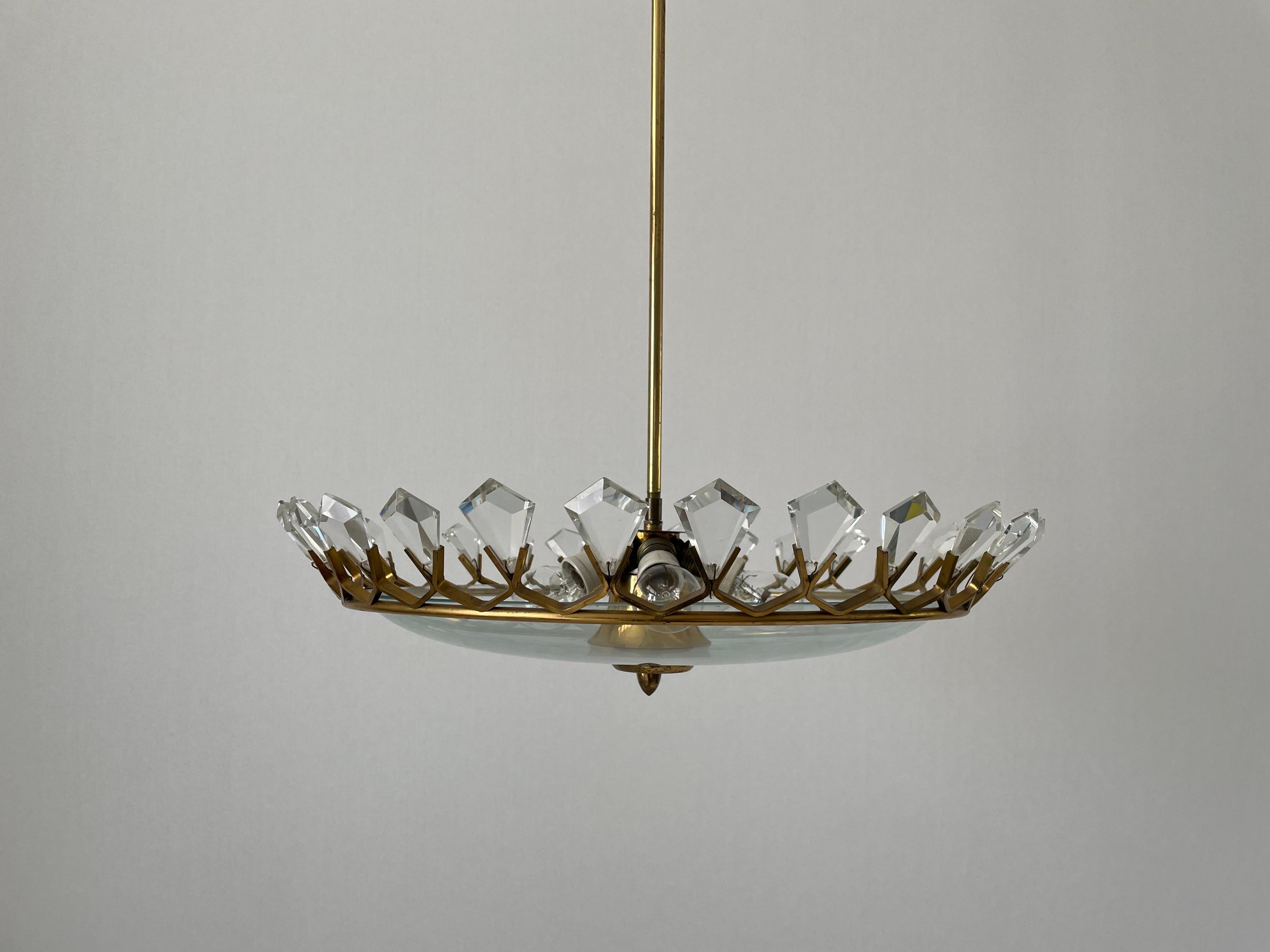 italien Plafonnier exclusif avec des pièces de verre en cristal en forme de diamant, années 1950, Italie en vente