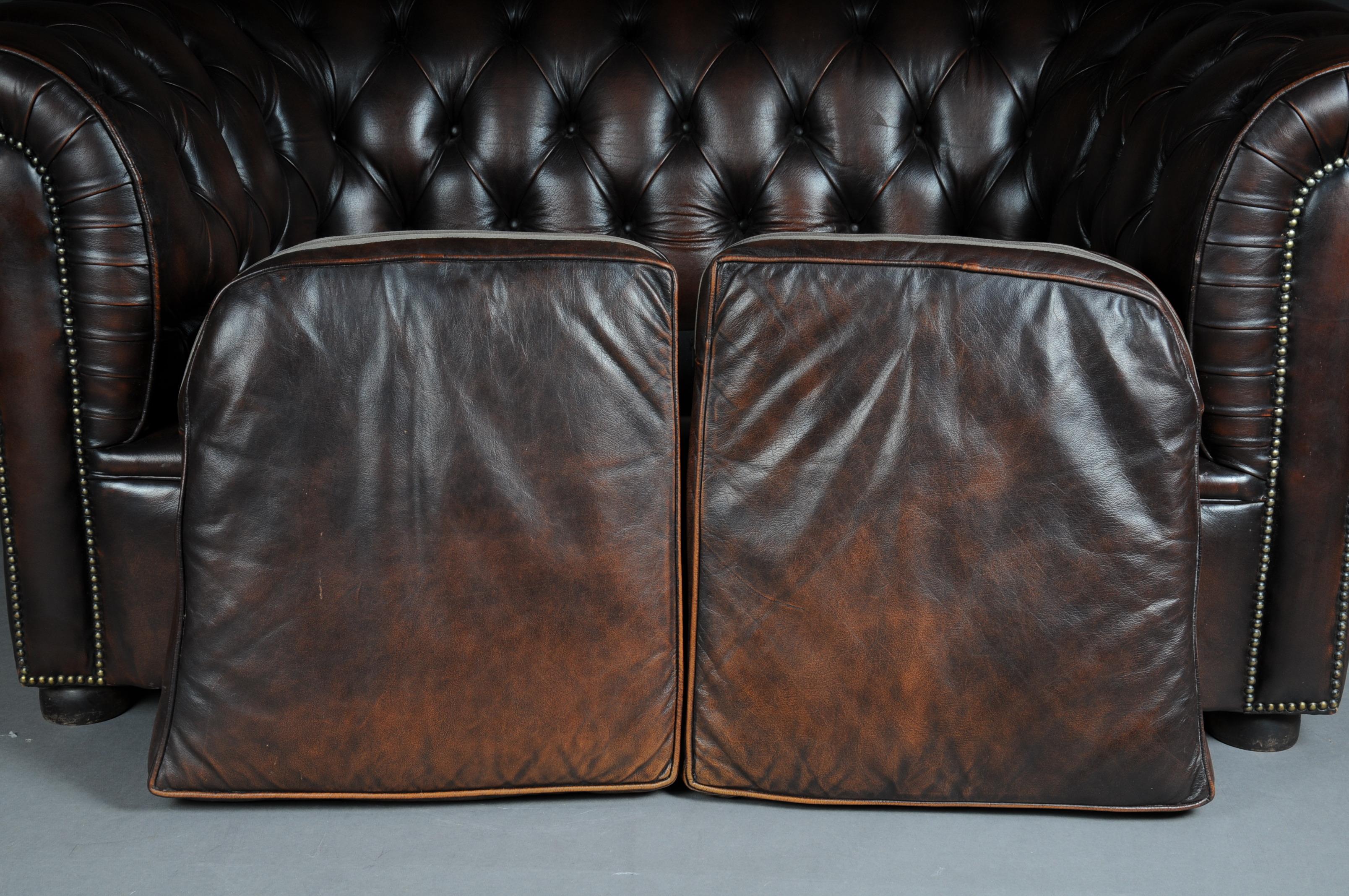 Exclusive Chesterfield Couch / Sofa, Brown 2