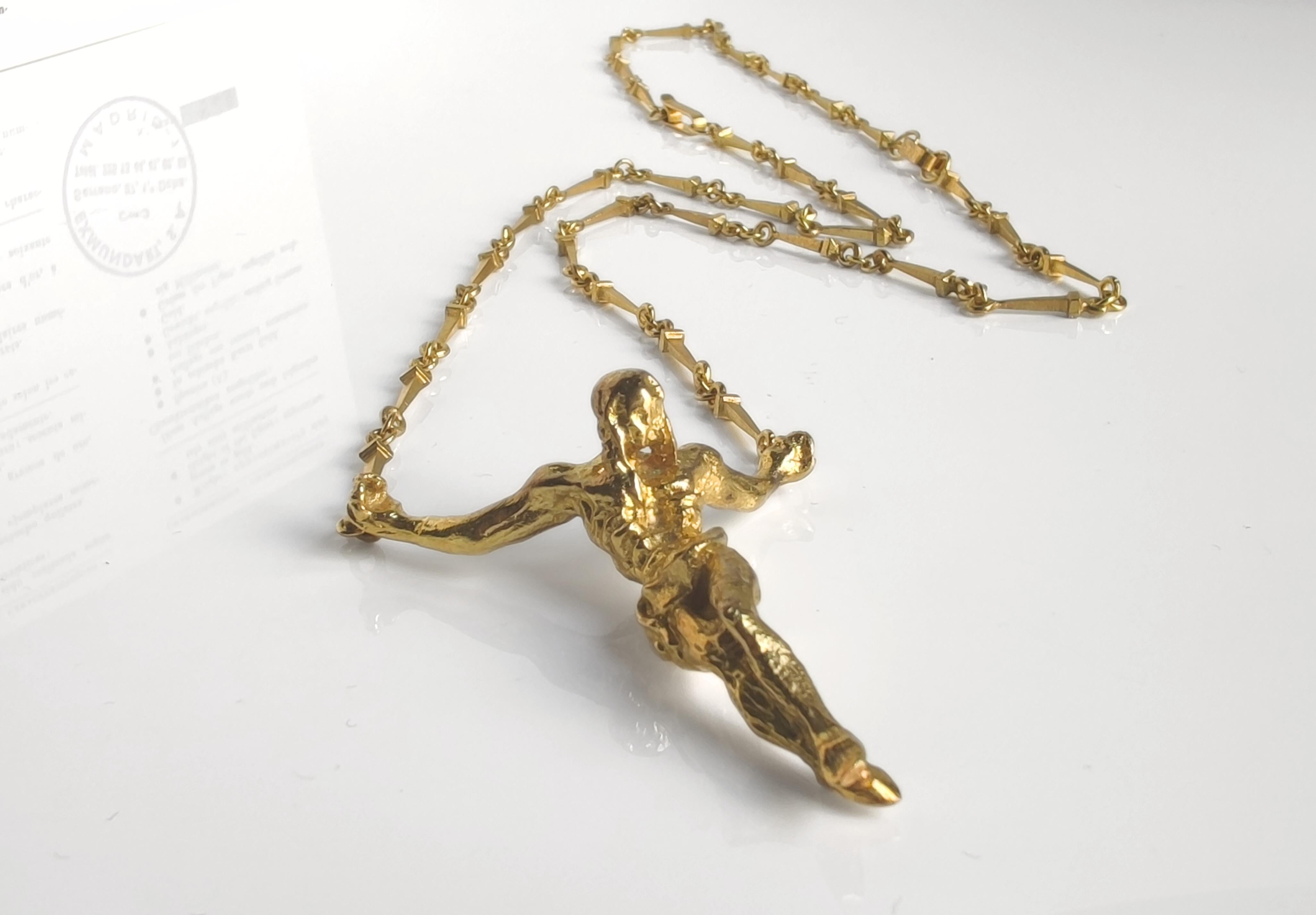 Exclusive Dalí 18K solid gold 'St. John Cross' Necklace #A-821 - With Provenance In Excellent Condition For Sale In MADRID, ES
