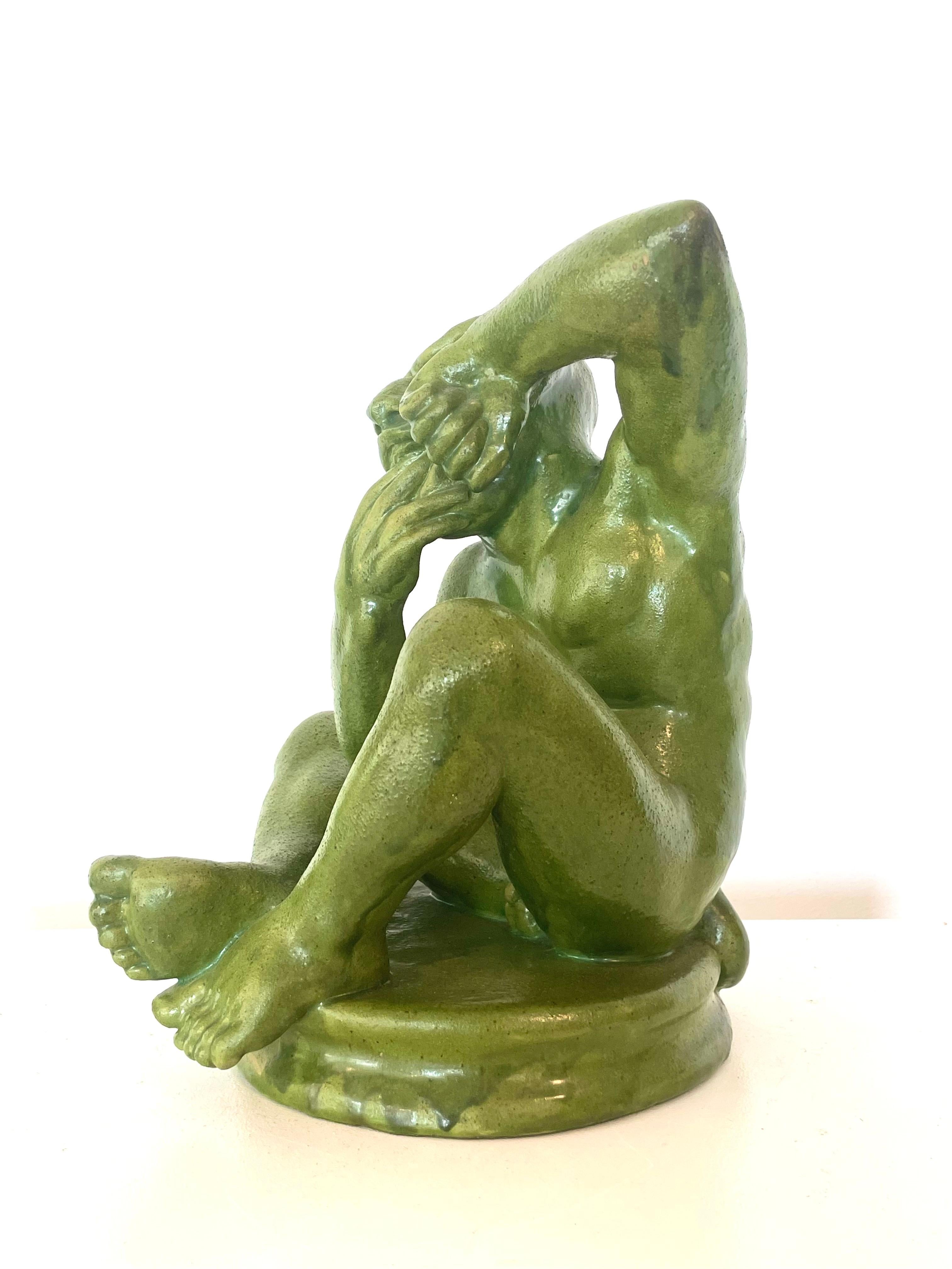 Exklusive dänische Skulptur eines großen grün glasierten Kobolds aus dem frühen 20. im Zustand „Gut“ im Angebot in Ebberup, DK