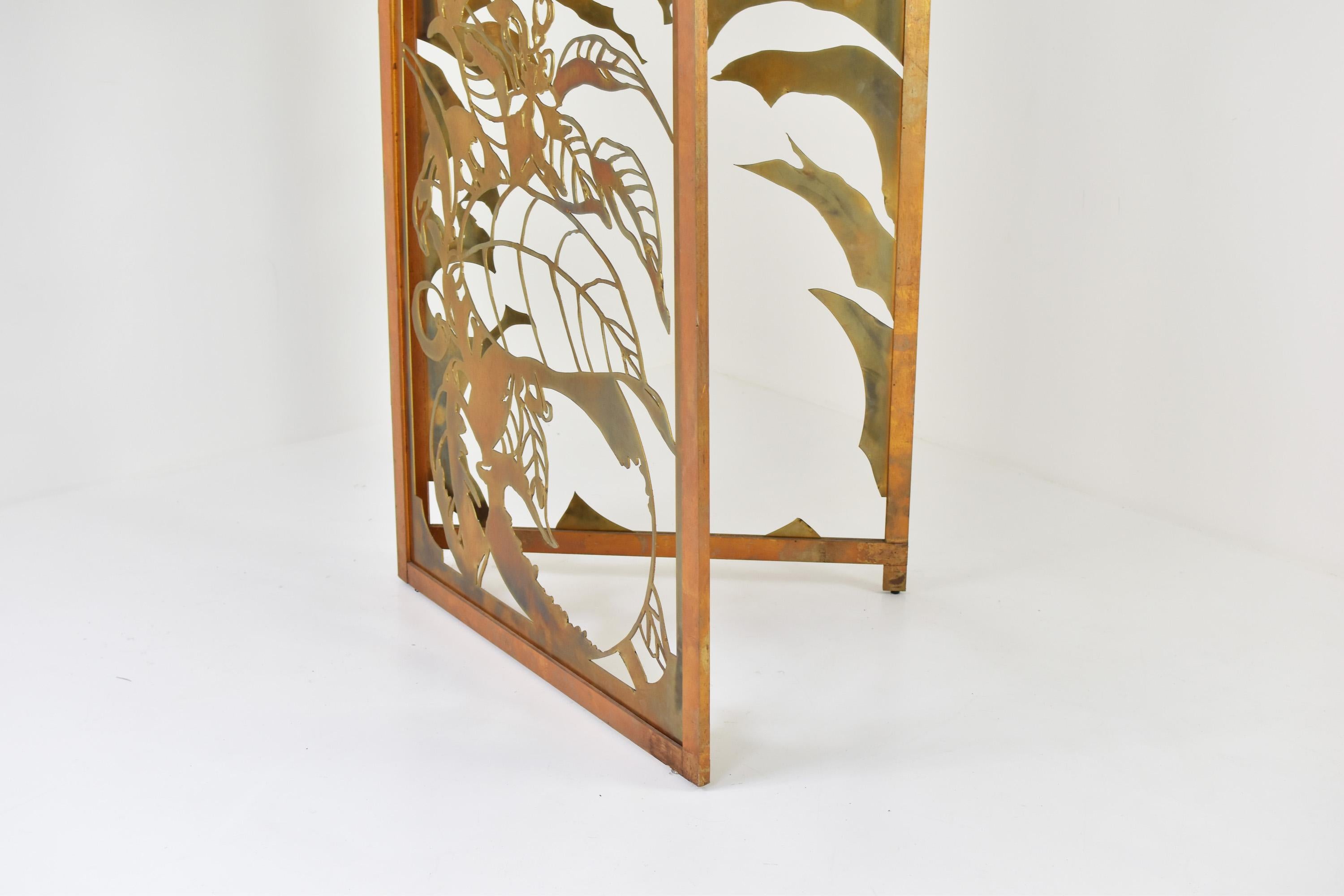 Exclusive decorative folding screen designed for Belgian fashion designer Dries Van Noten in the 1980's. A limited edition of 11 screens where made and exclusively here for sale. Each screen is custom made and unique shaped. Made out of laser-cut