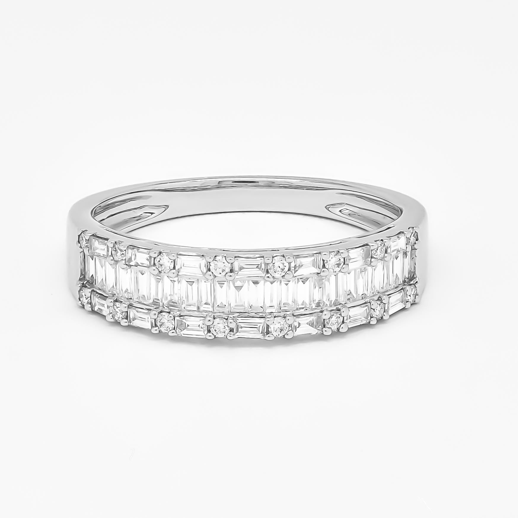 For Sale:  Exclusive Design 0.70 Carat Baguette Diamond Wedding Ring in White Gold 4