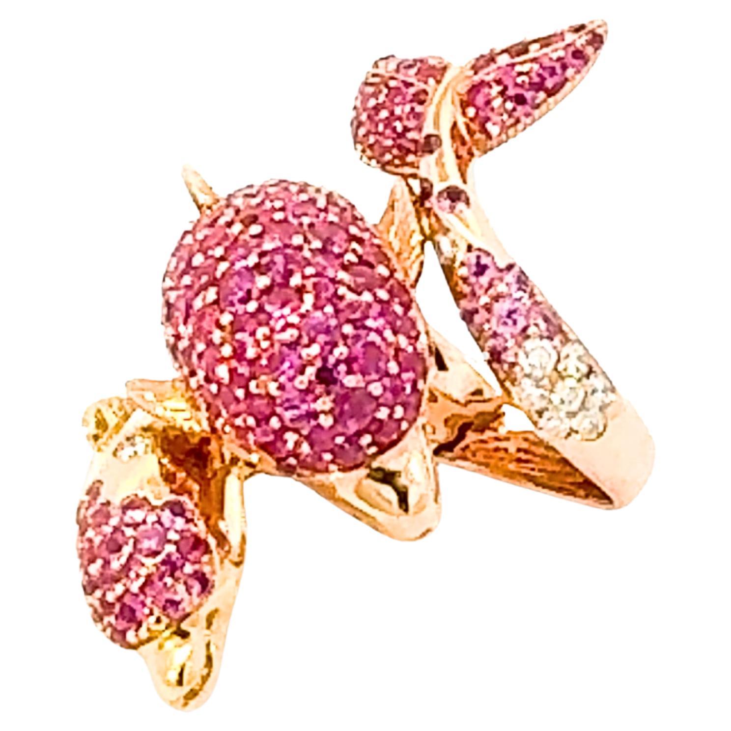 Exklusiver Ring aus 18 Karat Gelbgold mit Delphin, rosa Saphir und Diamant