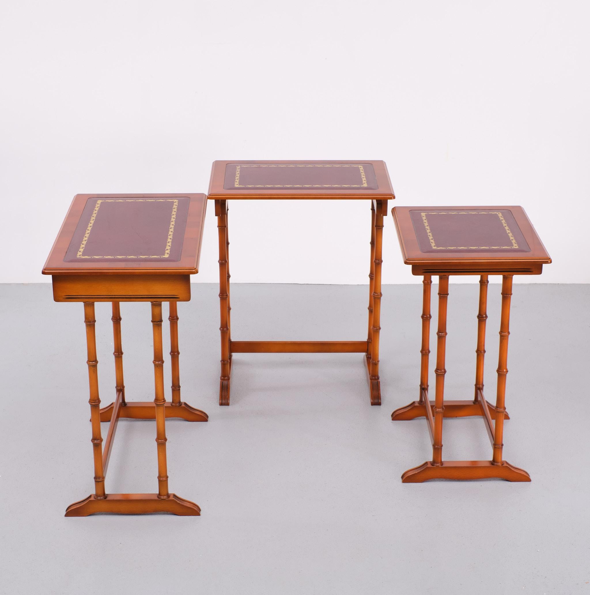   Exclusive English furniture  Cherry wood nesting tables  1970s  For Sale 5