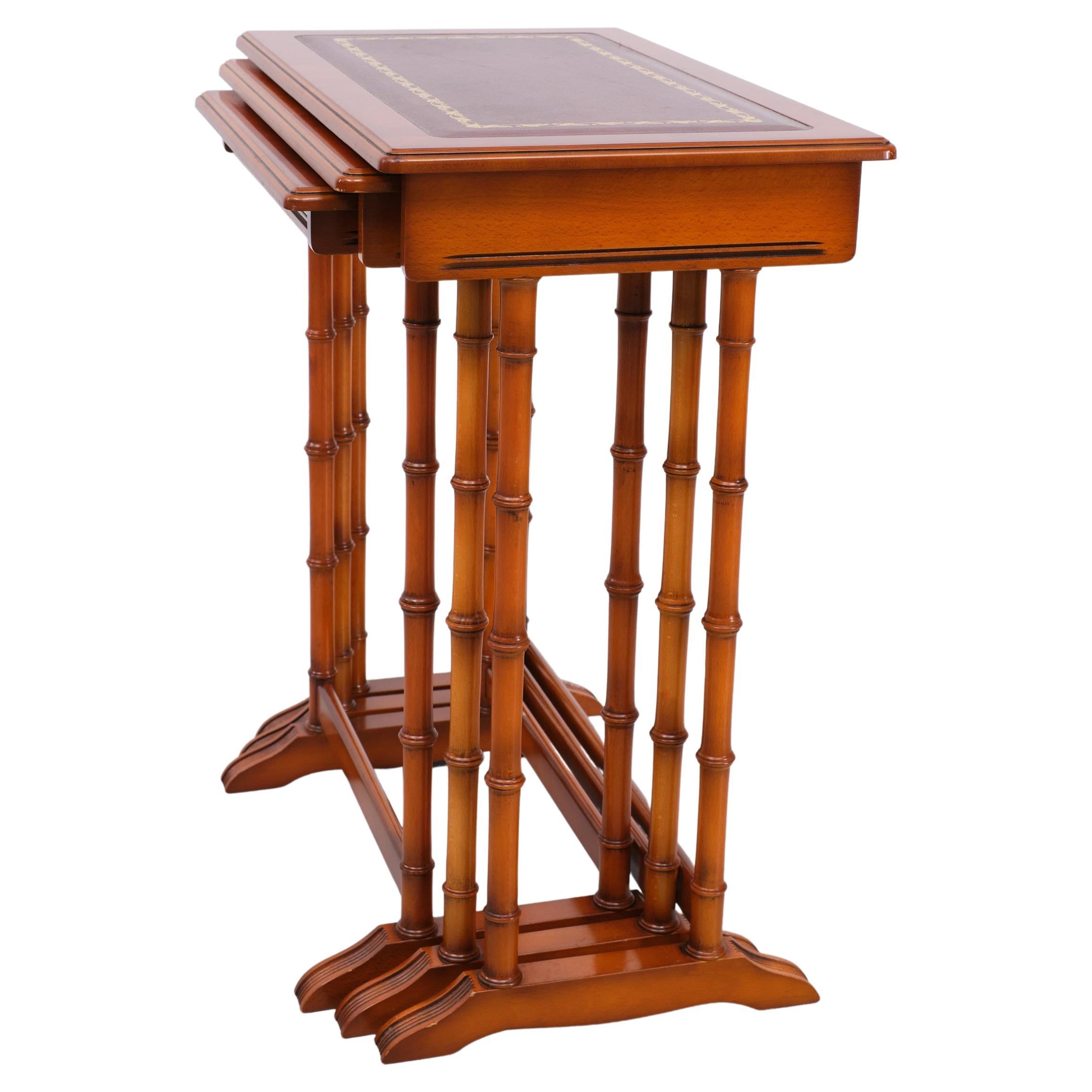 Edwardian   Exclusive English furniture  Cherry wood nesting tables  1970s  For Sale