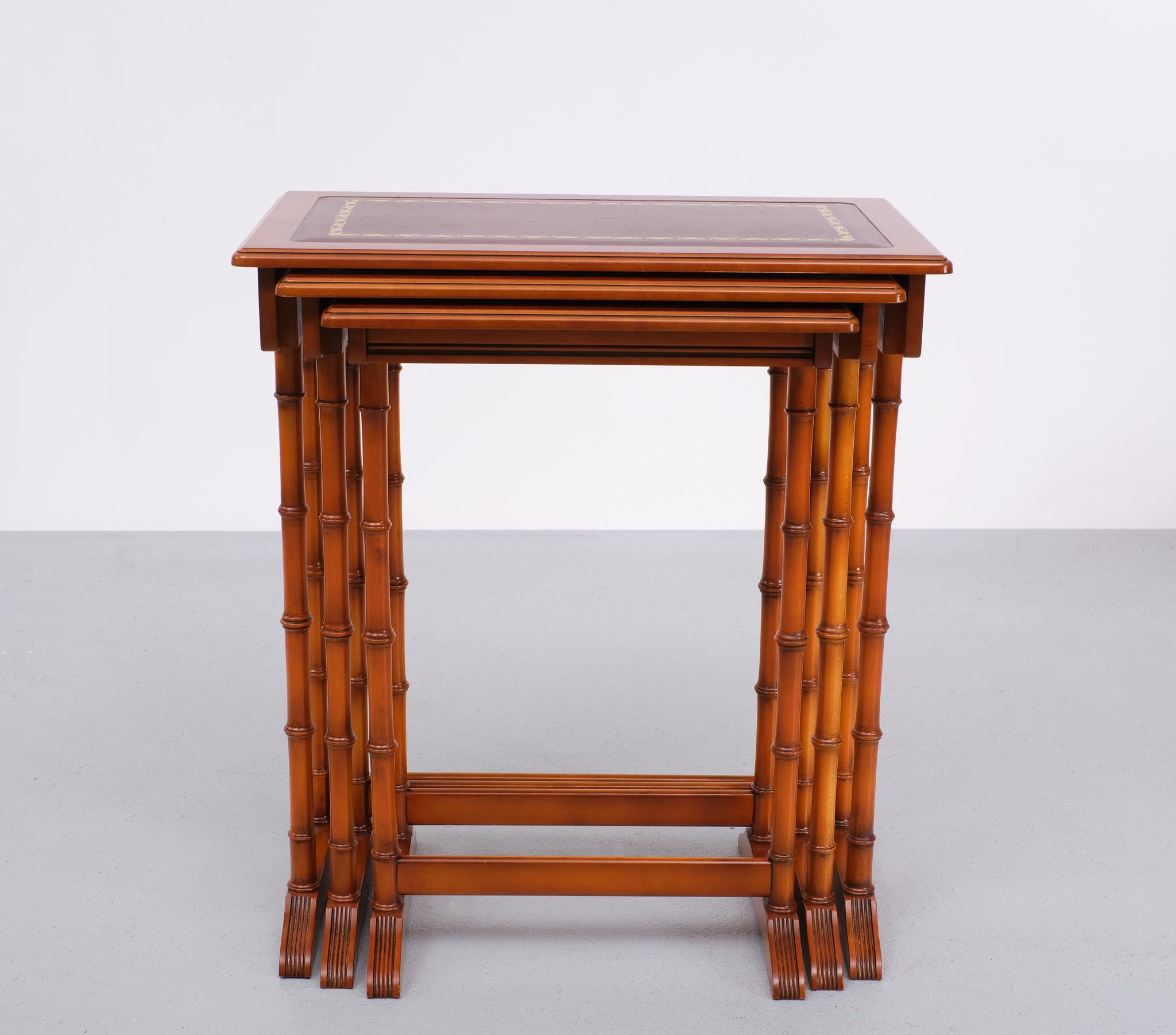  Exclusive English furniture  Cherry wood nesting tables  1970s  For Sale 4