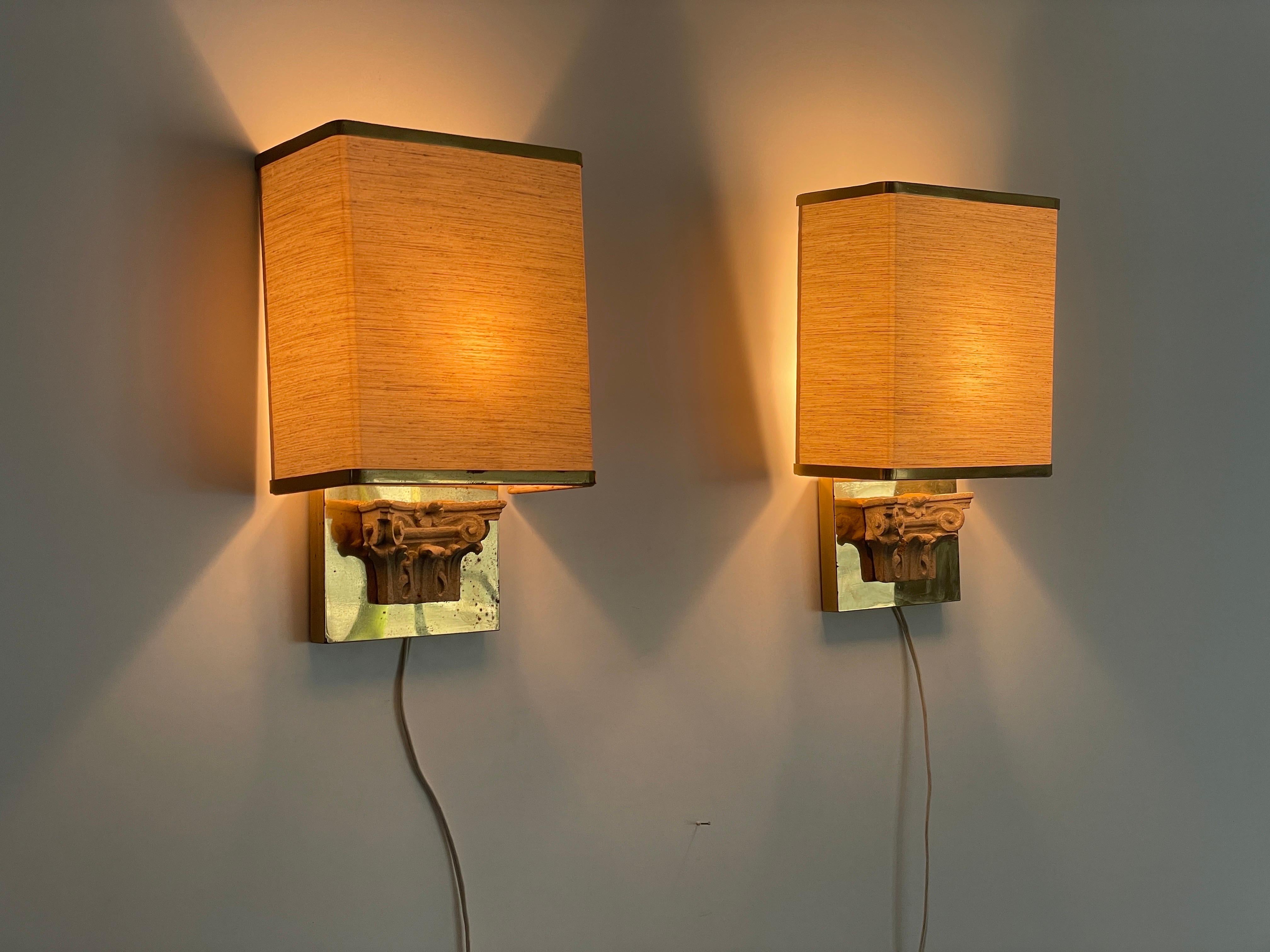 Paire d'appliques exclusives en tissu, pierre et laiton, années 1960, Italie en vente 4