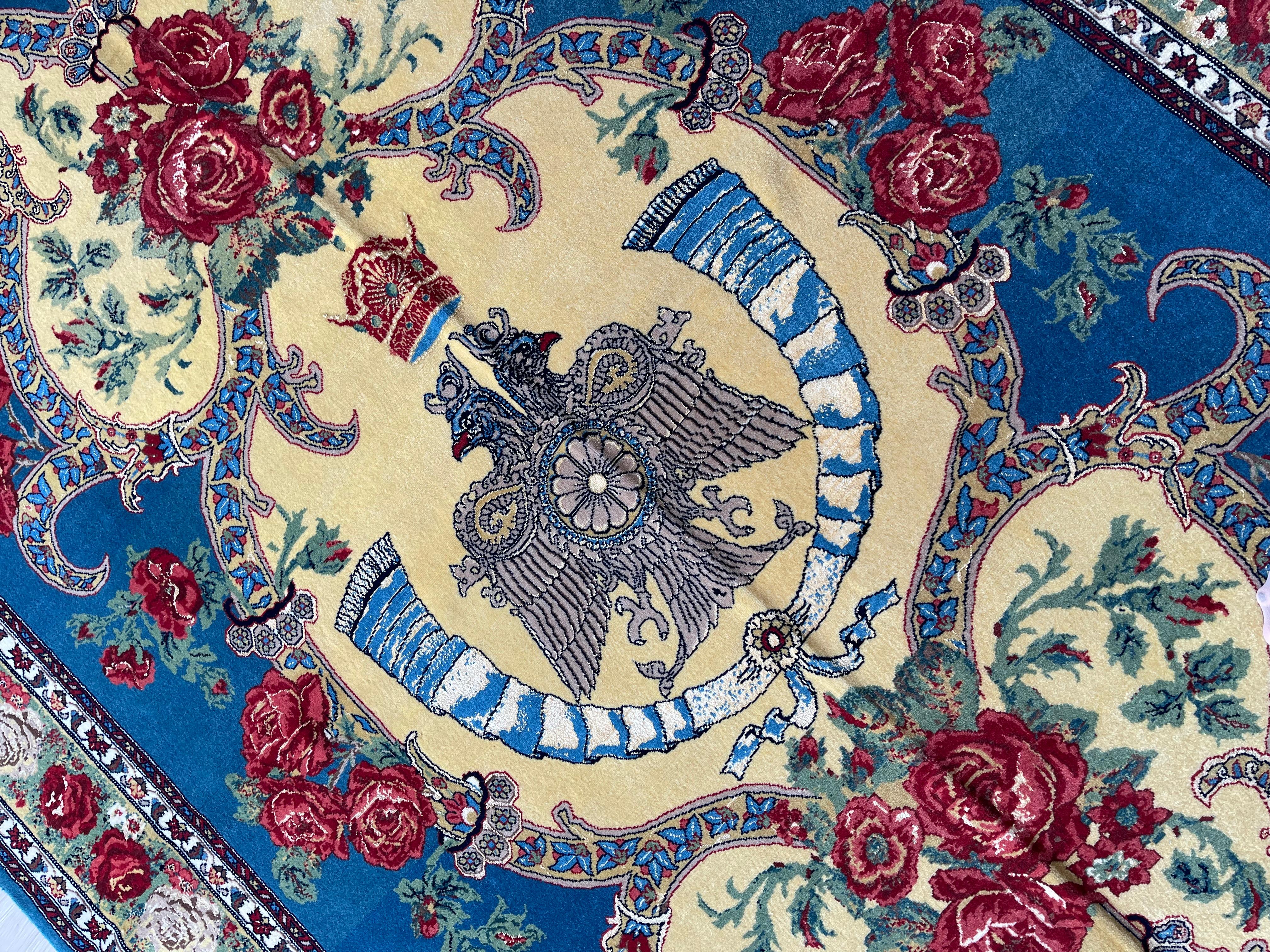 Matériaux organiques Tapis à fleurs exclusif, tapis bleu en soie tissé à la main, tapis oriental kurde symbolique en vente
