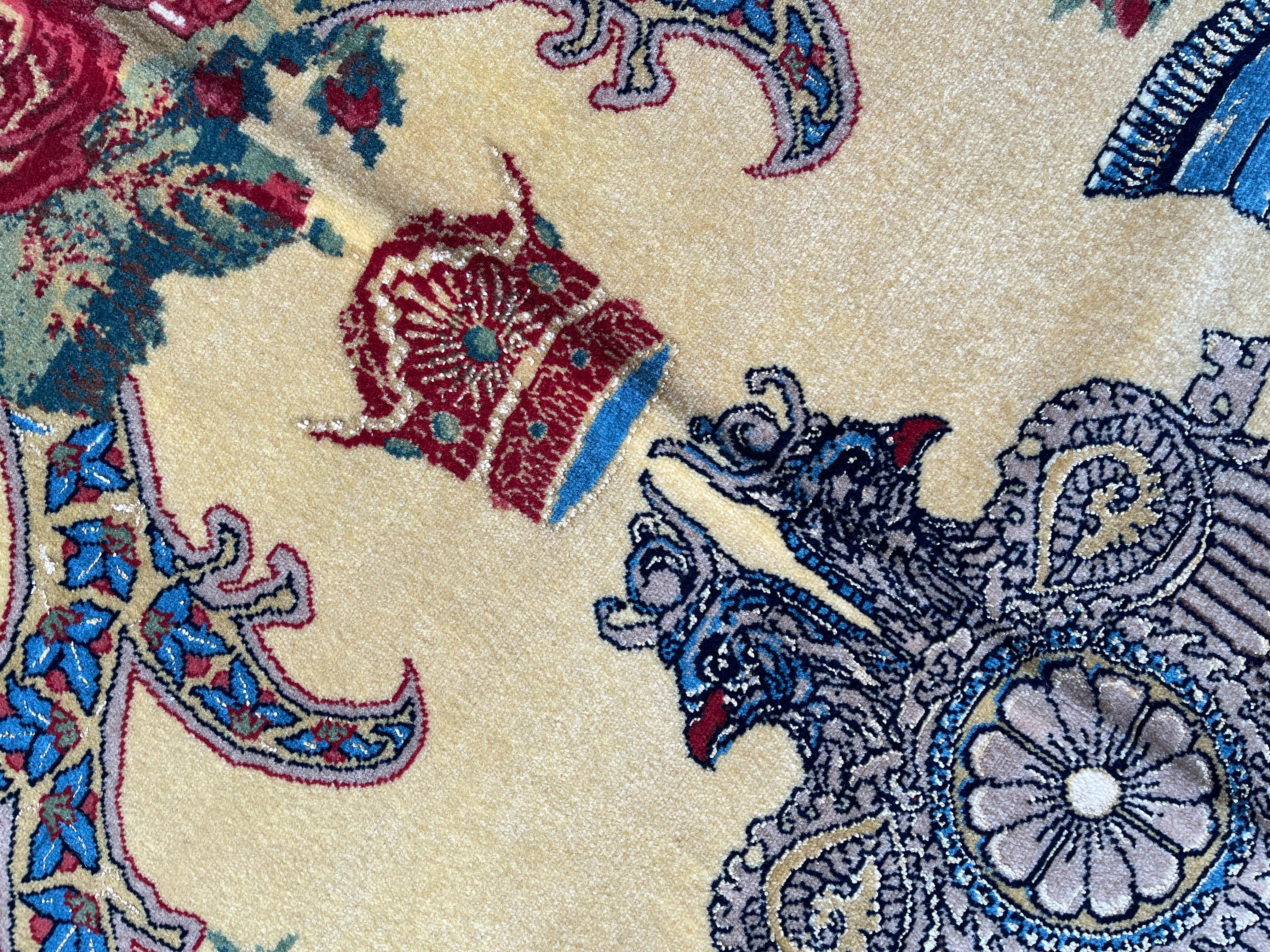 Tapis à fleurs exclusif, tapis bleu en soie tissé à la main, tapis oriental kurde symbolique en vente 1