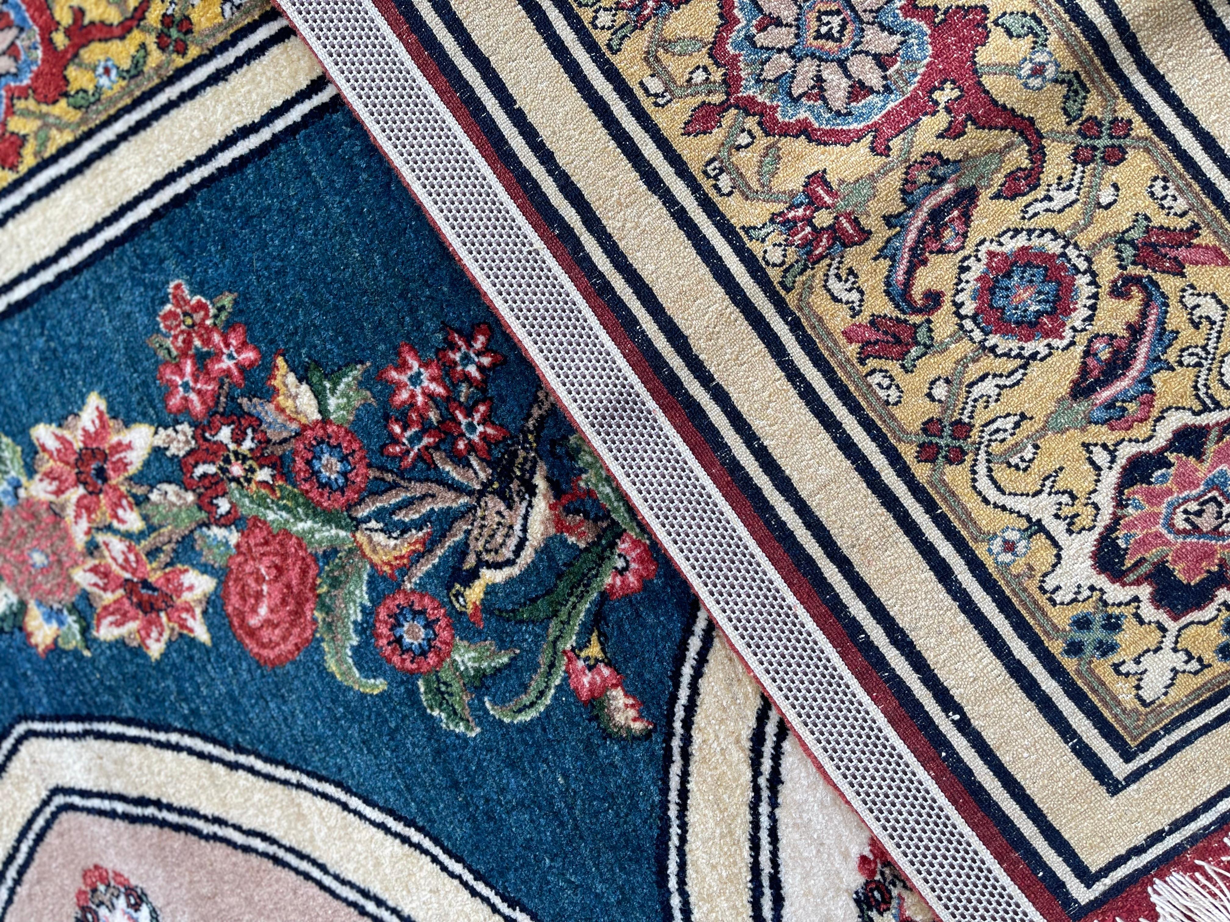 Exklusiver geblümter Teppich, handgewebter Teppich aus Goldseide und Kurk, Kurdischer Orientteppich im Angebot 10