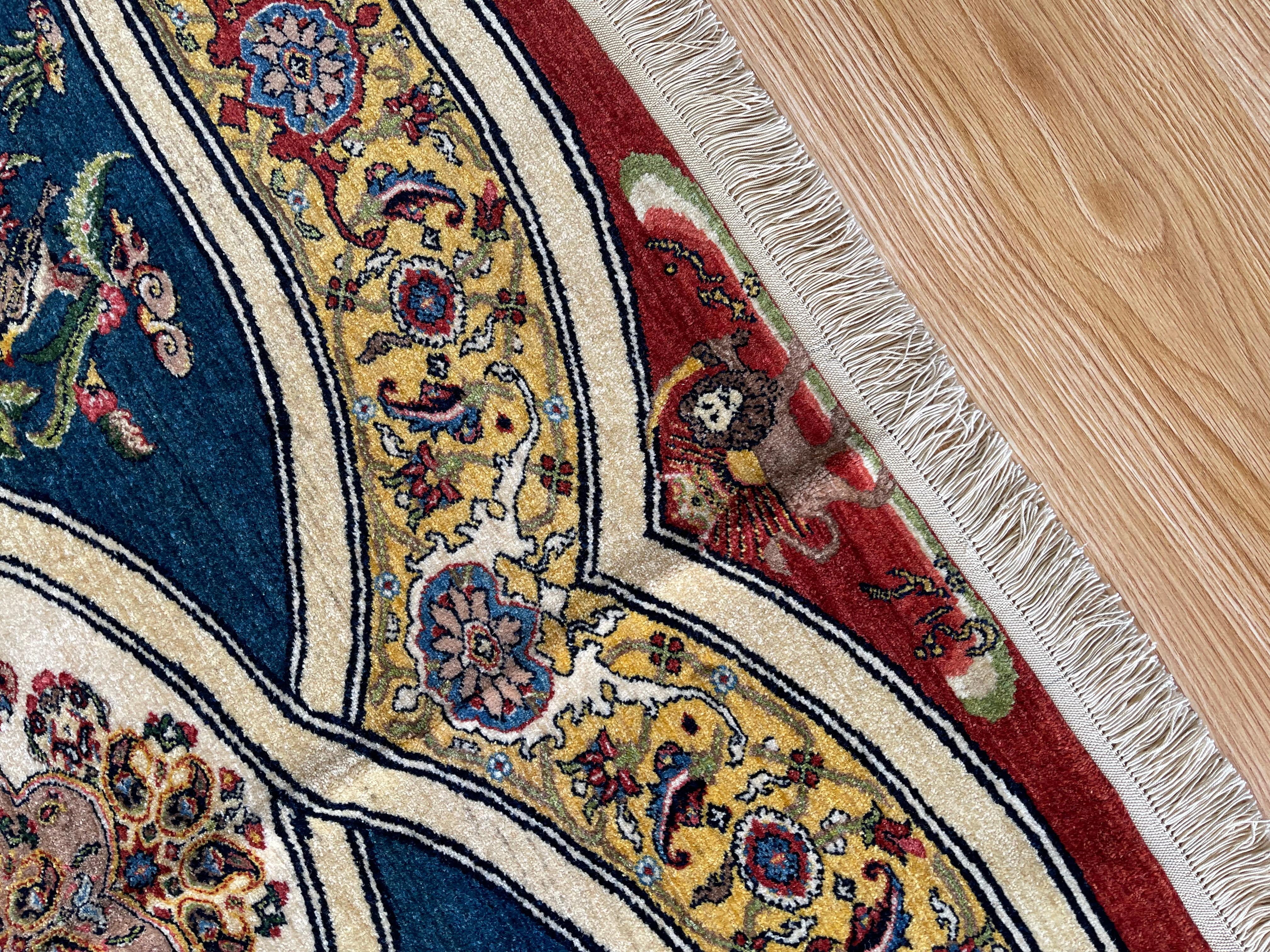 Laine Tapis à fleurs exclusif, tapis en soie dorée et Kurk tissé à la main, tapis d'Orient kurde en vente