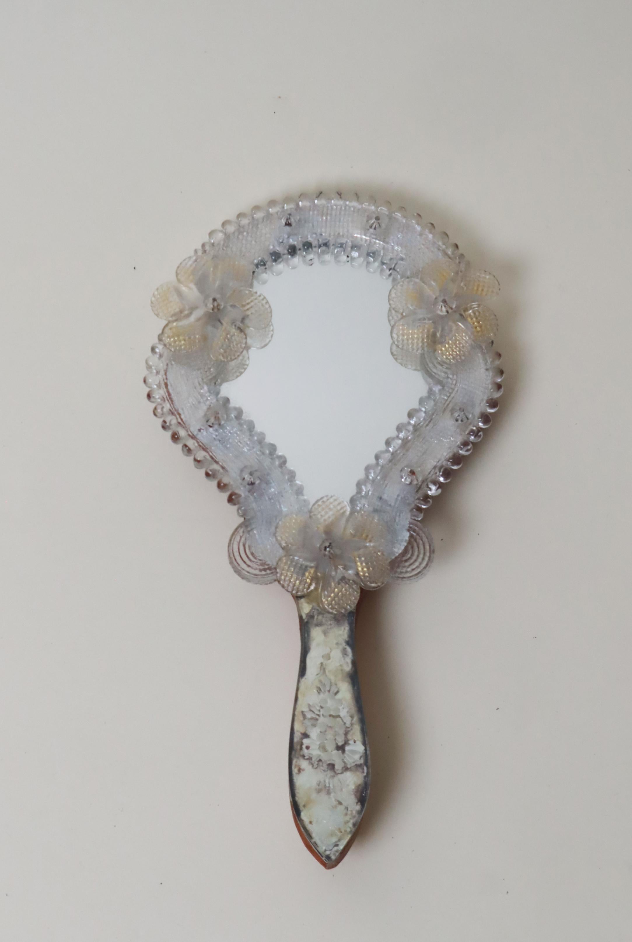Milieu du XXe siècle Miroir à main vénitien floral exclusif en verre de Murano, Italie années 1950 en vente
