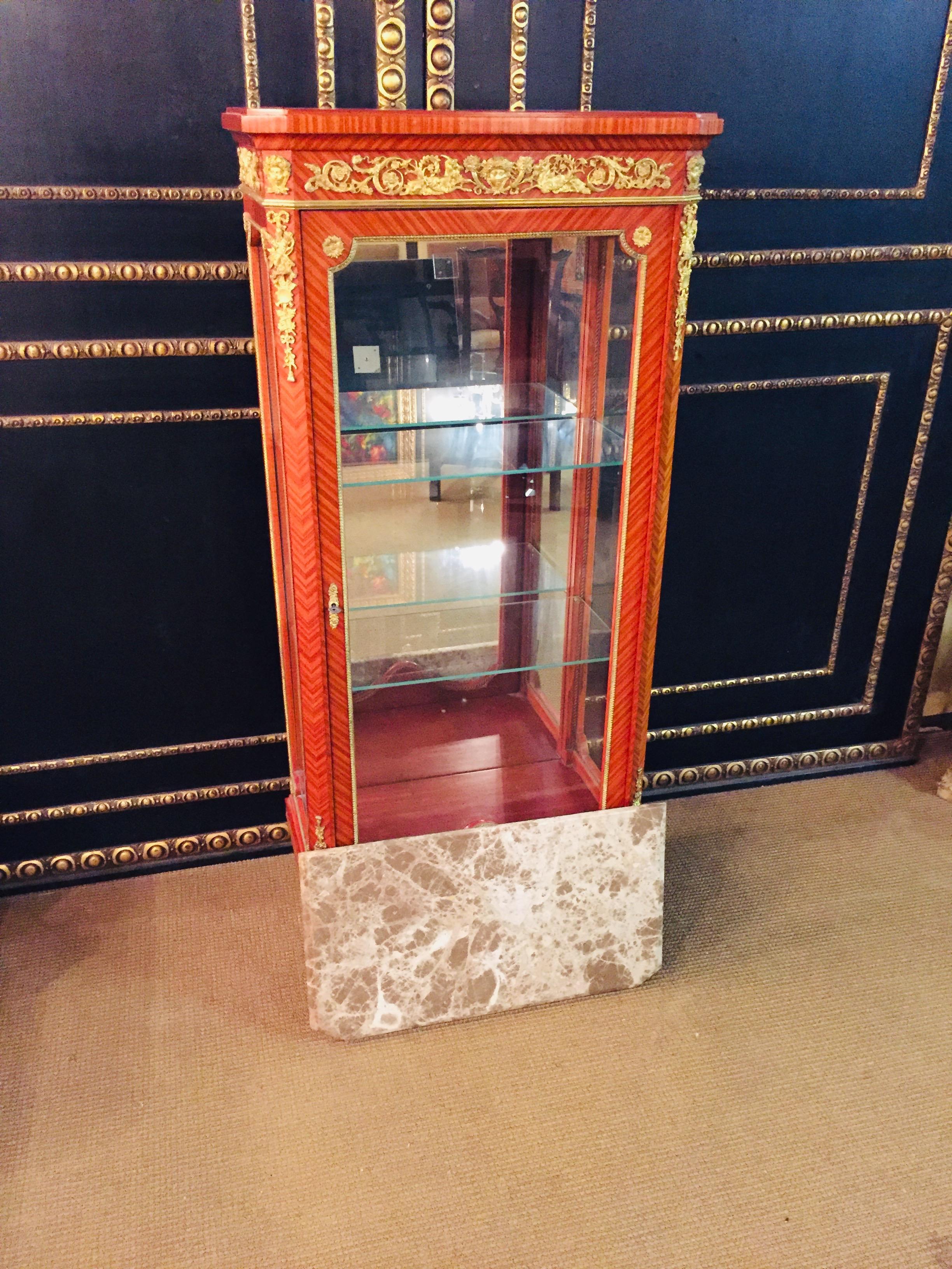 Exclusive French Vitrine in Louis XVI Style Blond Mahogany  11