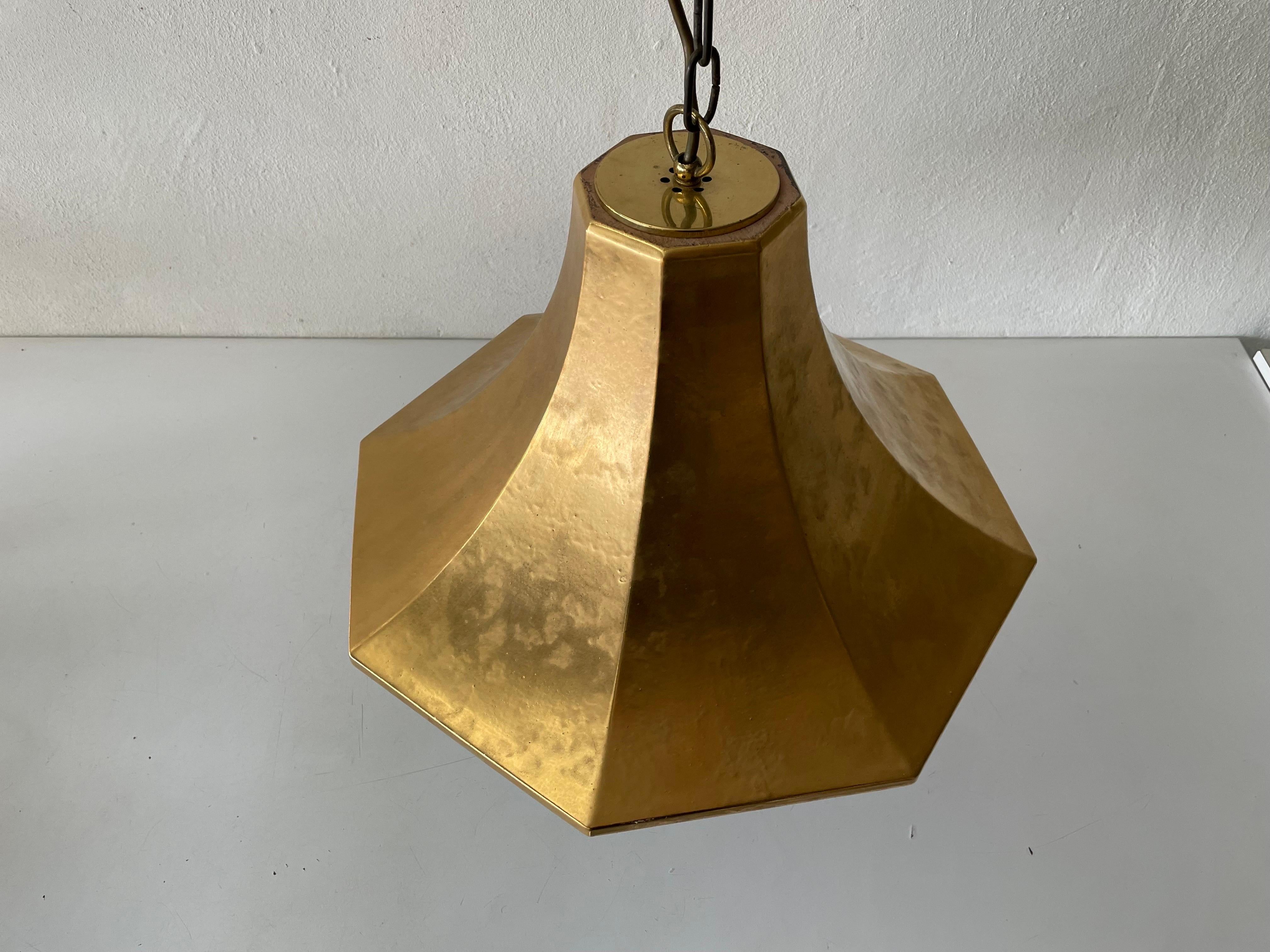 Exclusiva lámpara colgante de cerámica dorada de Licht+Wohnen, Karlsruhe, años 70, Alemania Posmoderno en venta