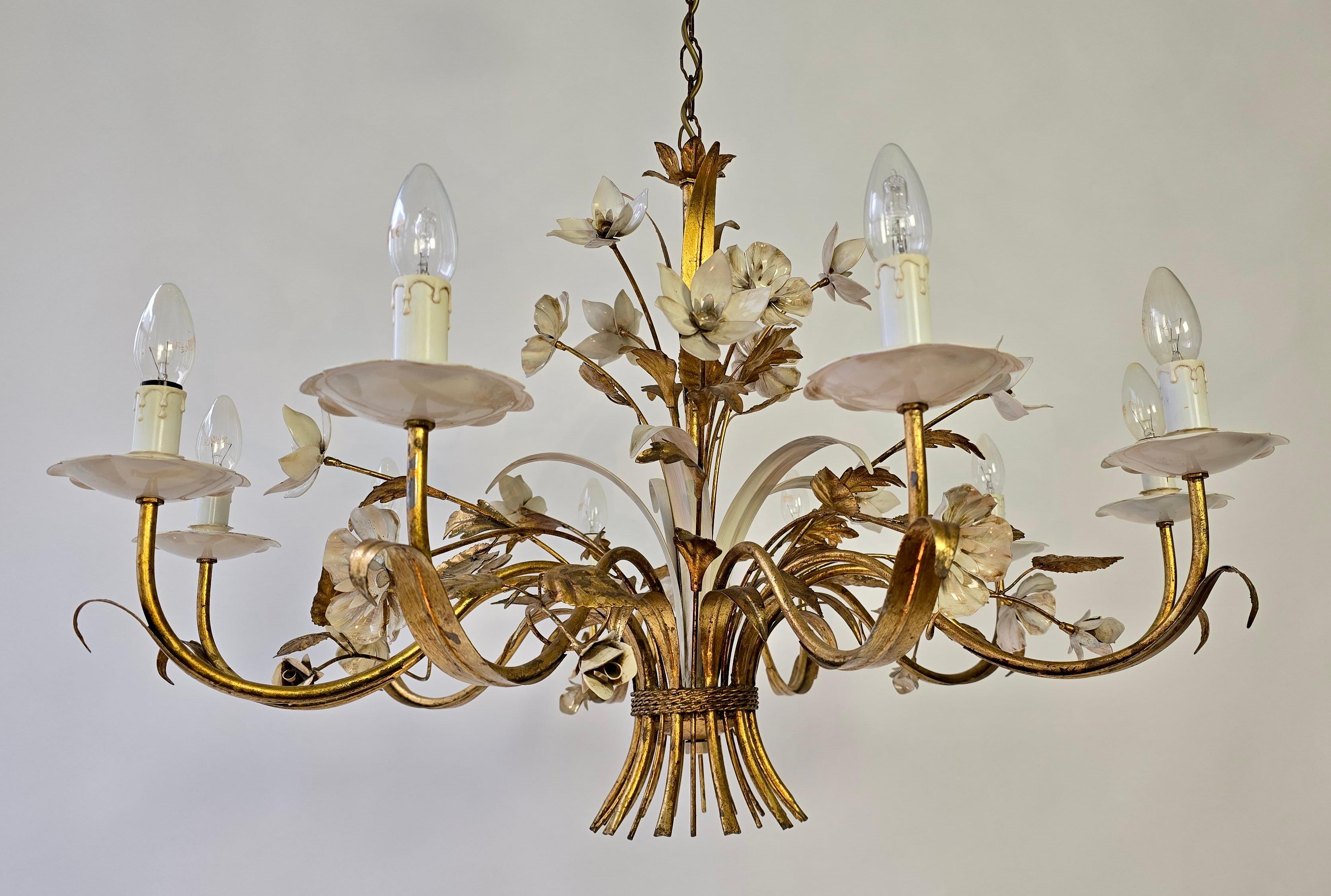 Exclusiva Lámpara Florentina Dorada, Italia - Circa 1970 Italiano en venta