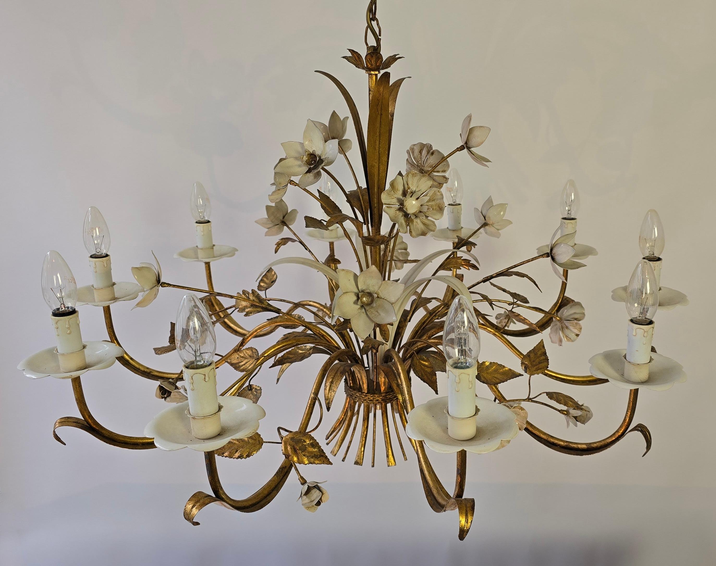 Exclusiva Lámpara Florentina Dorada, Italia - Circa 1970 Dorado en venta