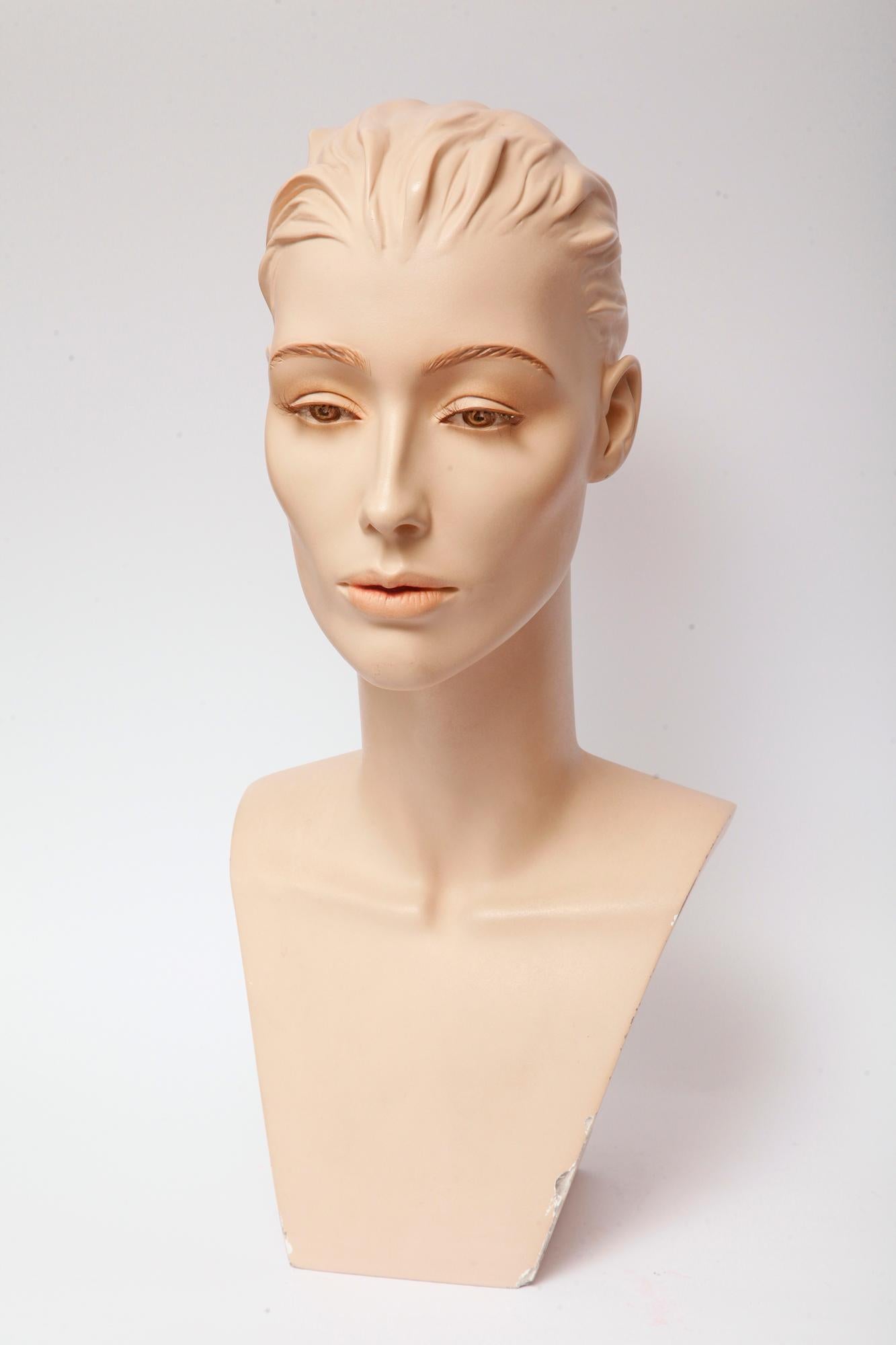 Exclusive Gypsum Mannequin Bust for Necklaces, Art Deco, Austria, 1950s In Good Condition For Sale In Warsaw, PL