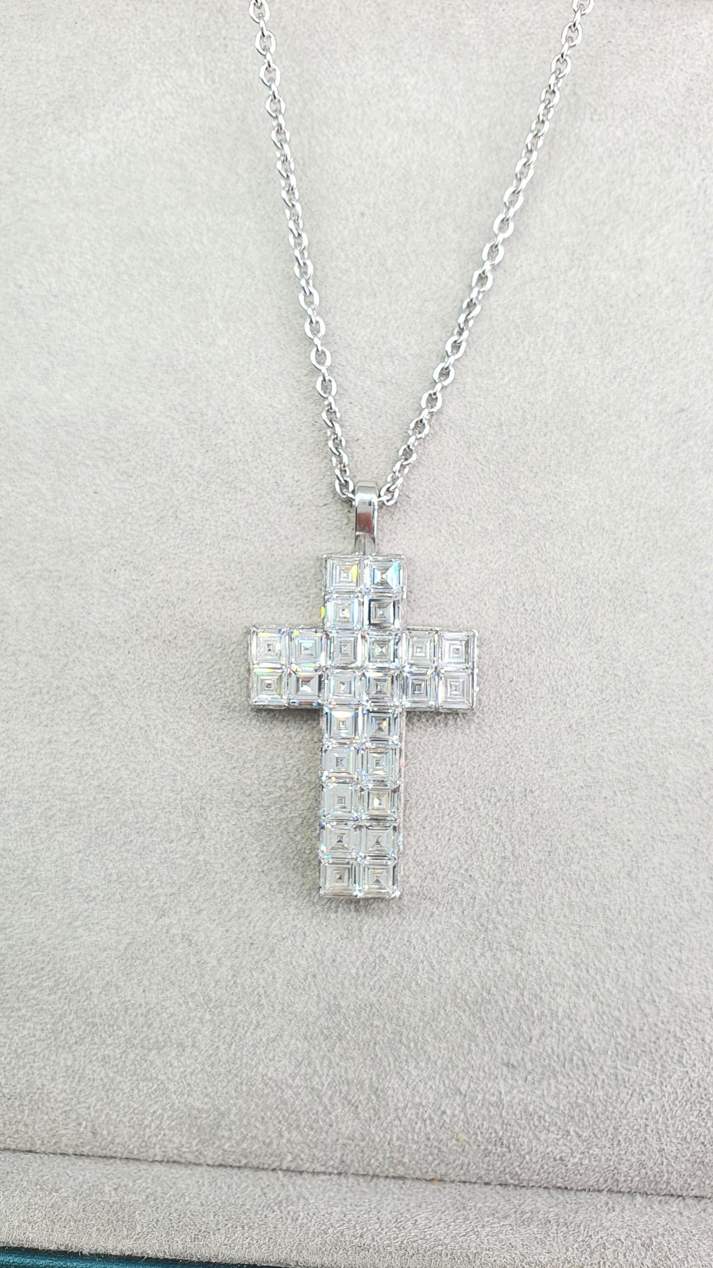Exclusive Invisible Setting 9.8 Carat Diamond 18K White Gold Cross For Sale 4