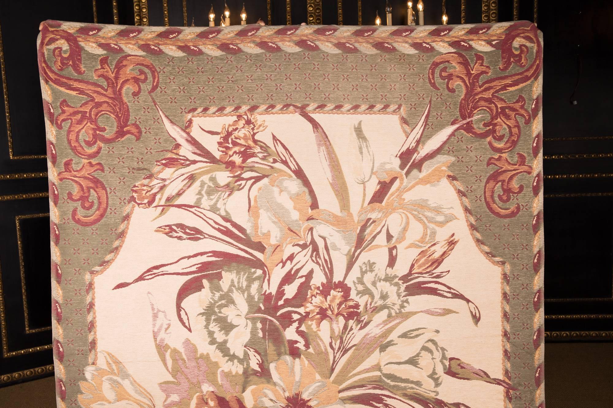 Beautiful rare Italian carpet from:

Society - Collezione Tappeti - made in Italy

Top condition and ready to use in home. Measures: 170cm x 400cm.