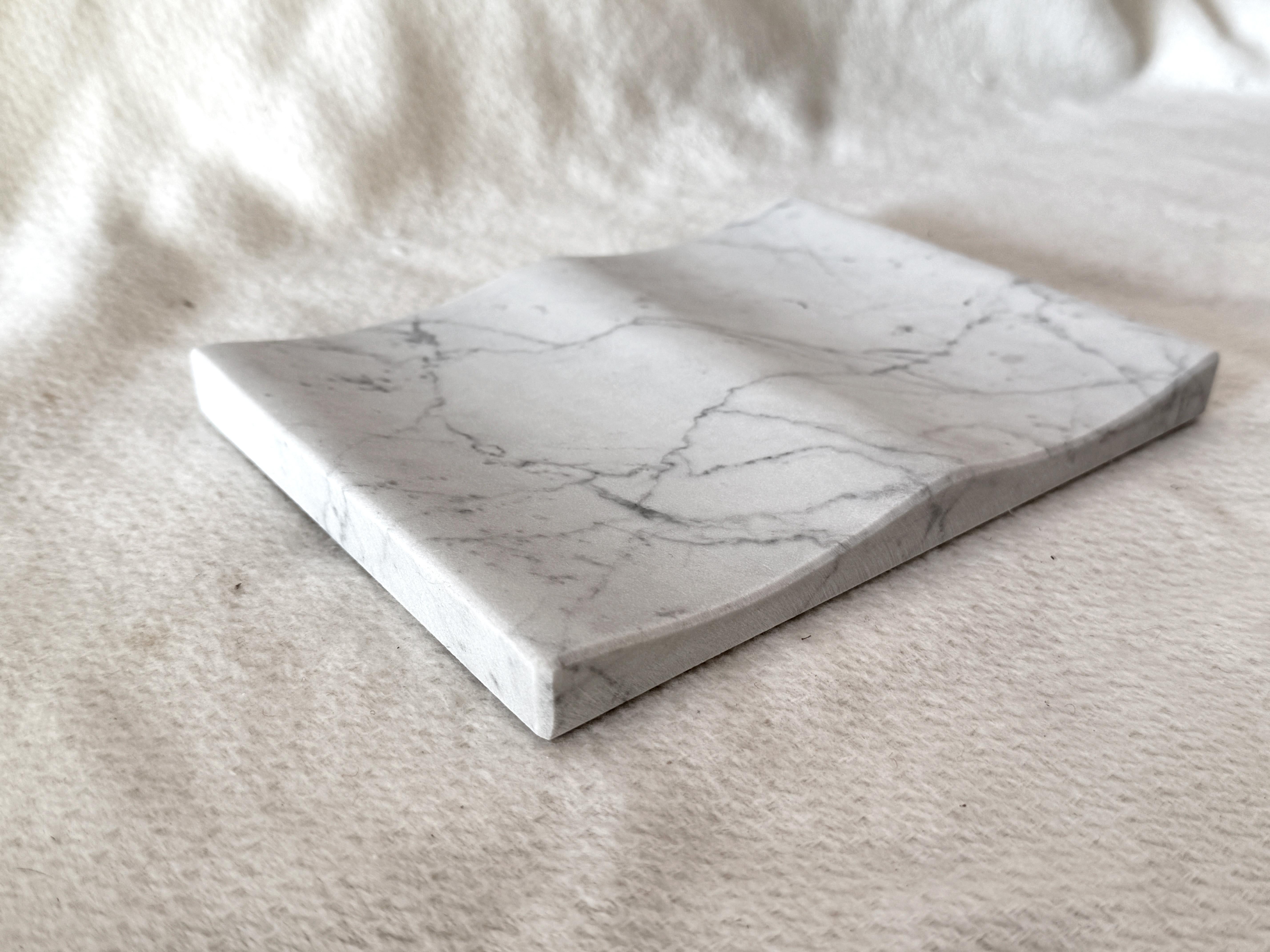 Exclusive Italian Portobello Marble Luxury Jewelry Tray Unique Modern Design
Sophisticated and timeless, this luxury jewelry tray in Italian Portobello marble embodies the serene elegance of classical statuary stone reimagined in a contemporary