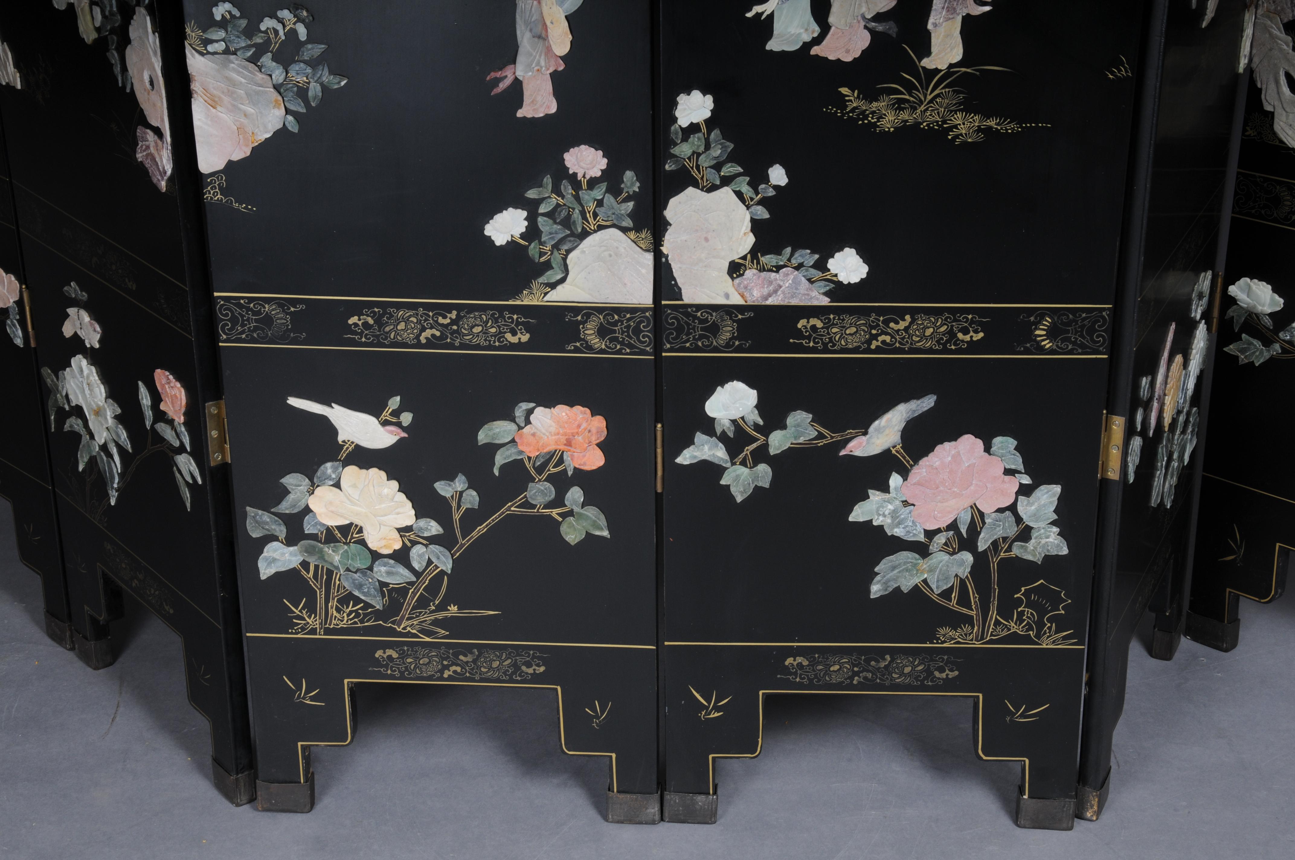 Exclusive Japanese screen/room divider made of black lacquer, painted and inlaid For Sale 5