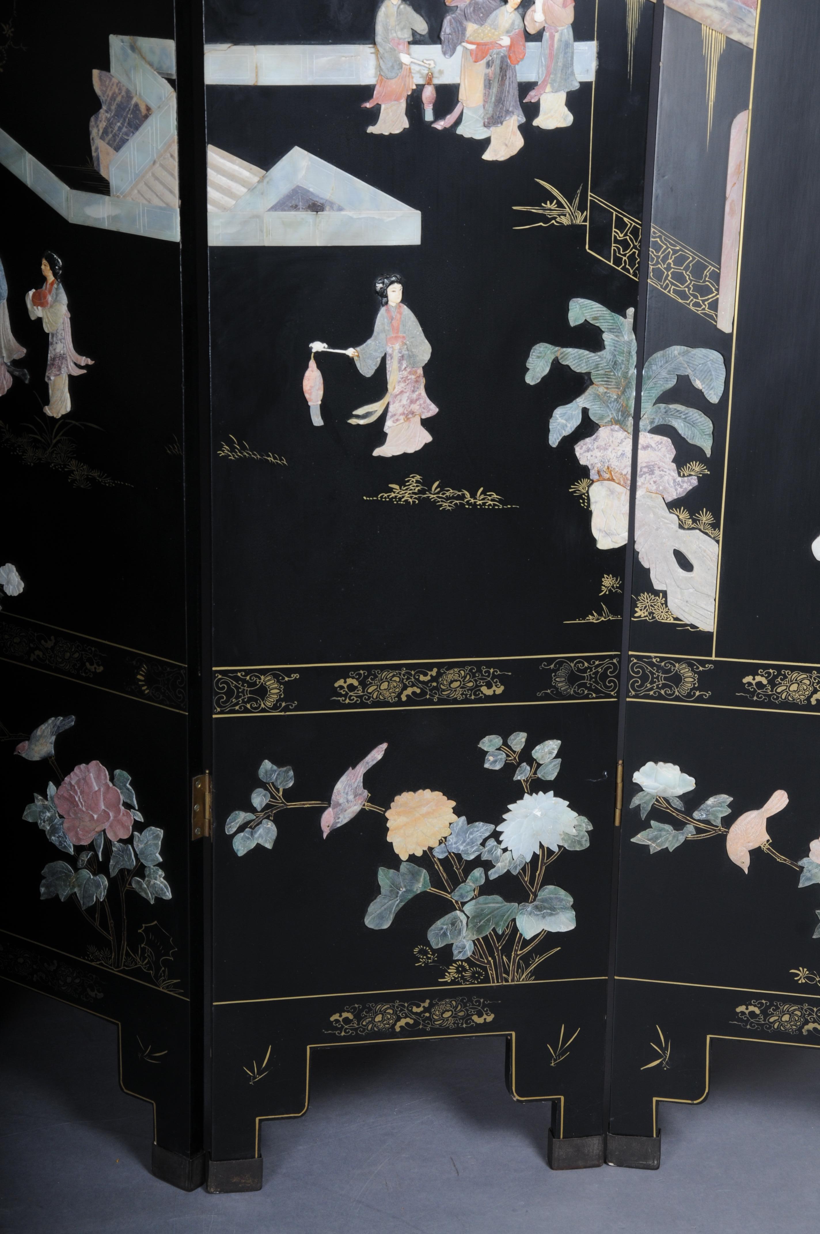 Exclusive Japanese screen/room divider made of black lacquer, painted and inlaid For Sale 1