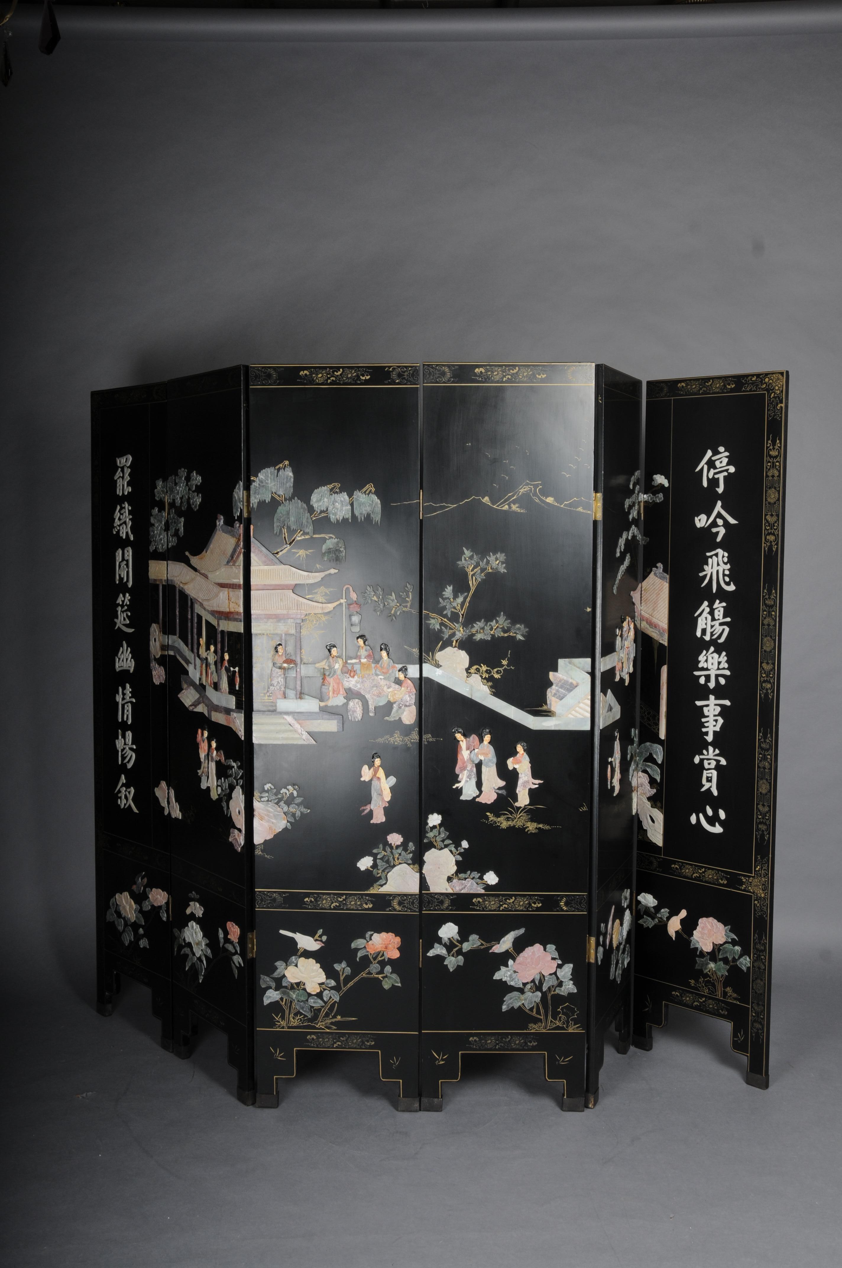 Exclusive Japanese screen/room divider made of black lacquer, painted and inlaid For Sale 2