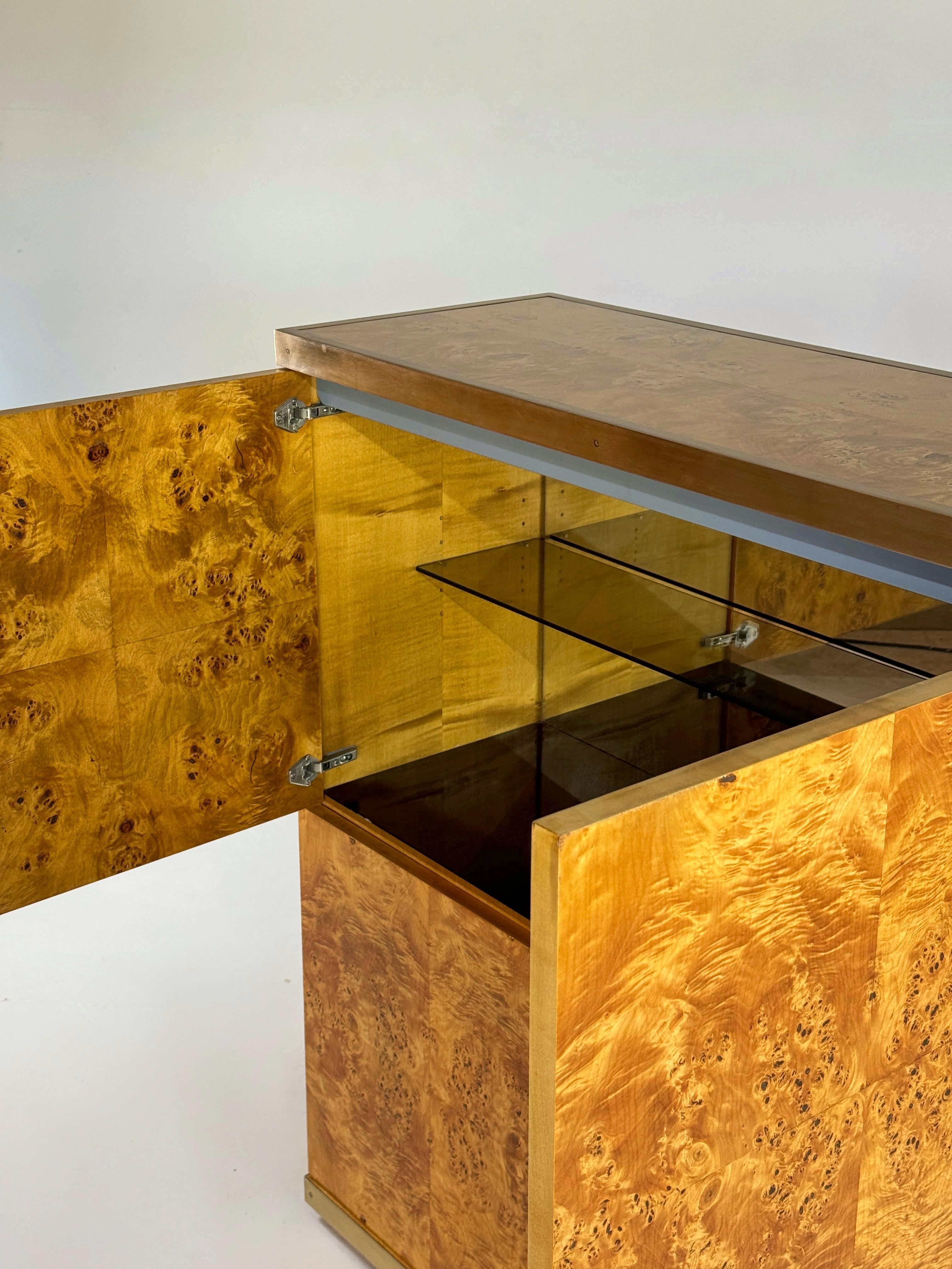 Exclusive lacquered burlwood and brass Bar Cabinet, 1970s For Sale 8